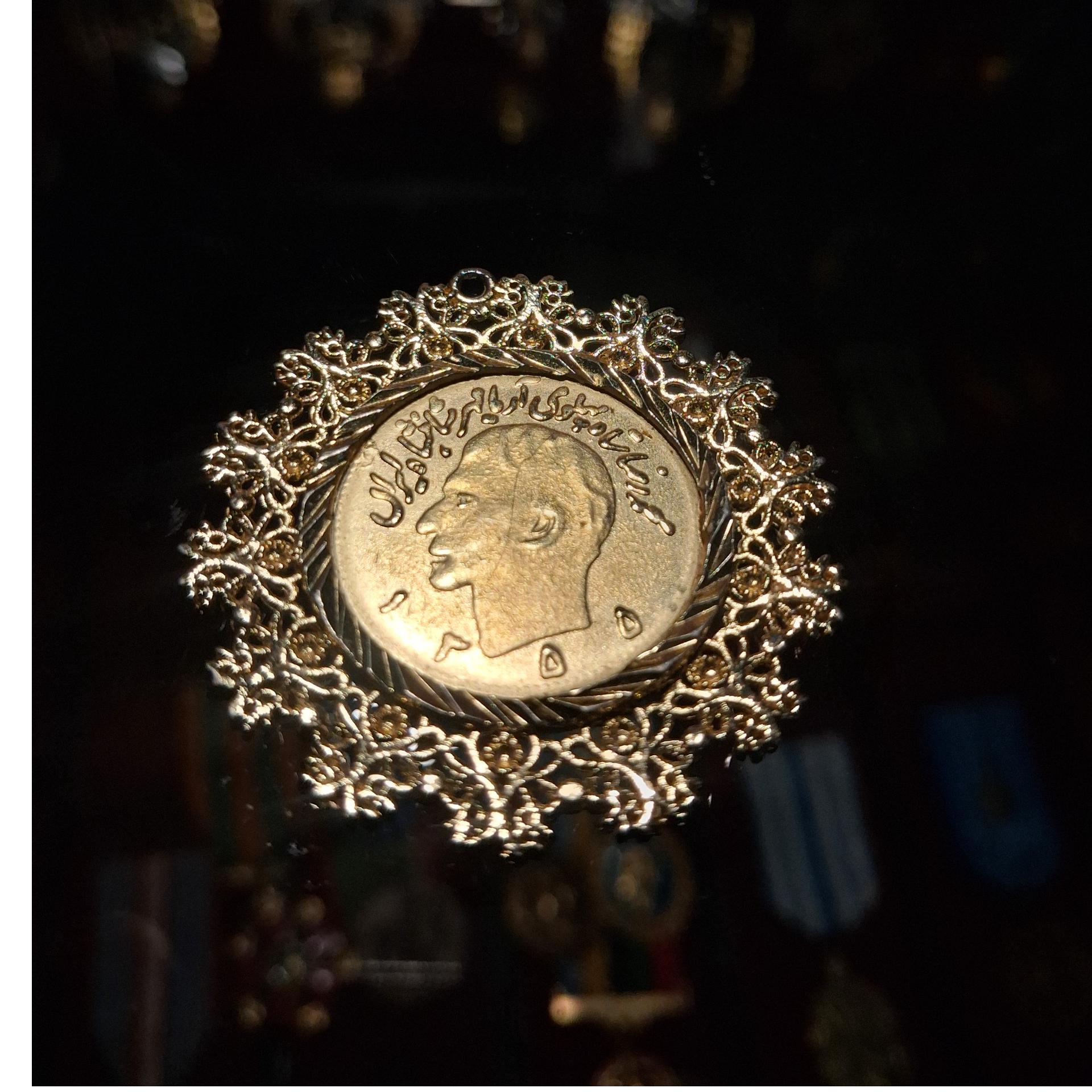 مدال گردنبند طرح سکه نیم