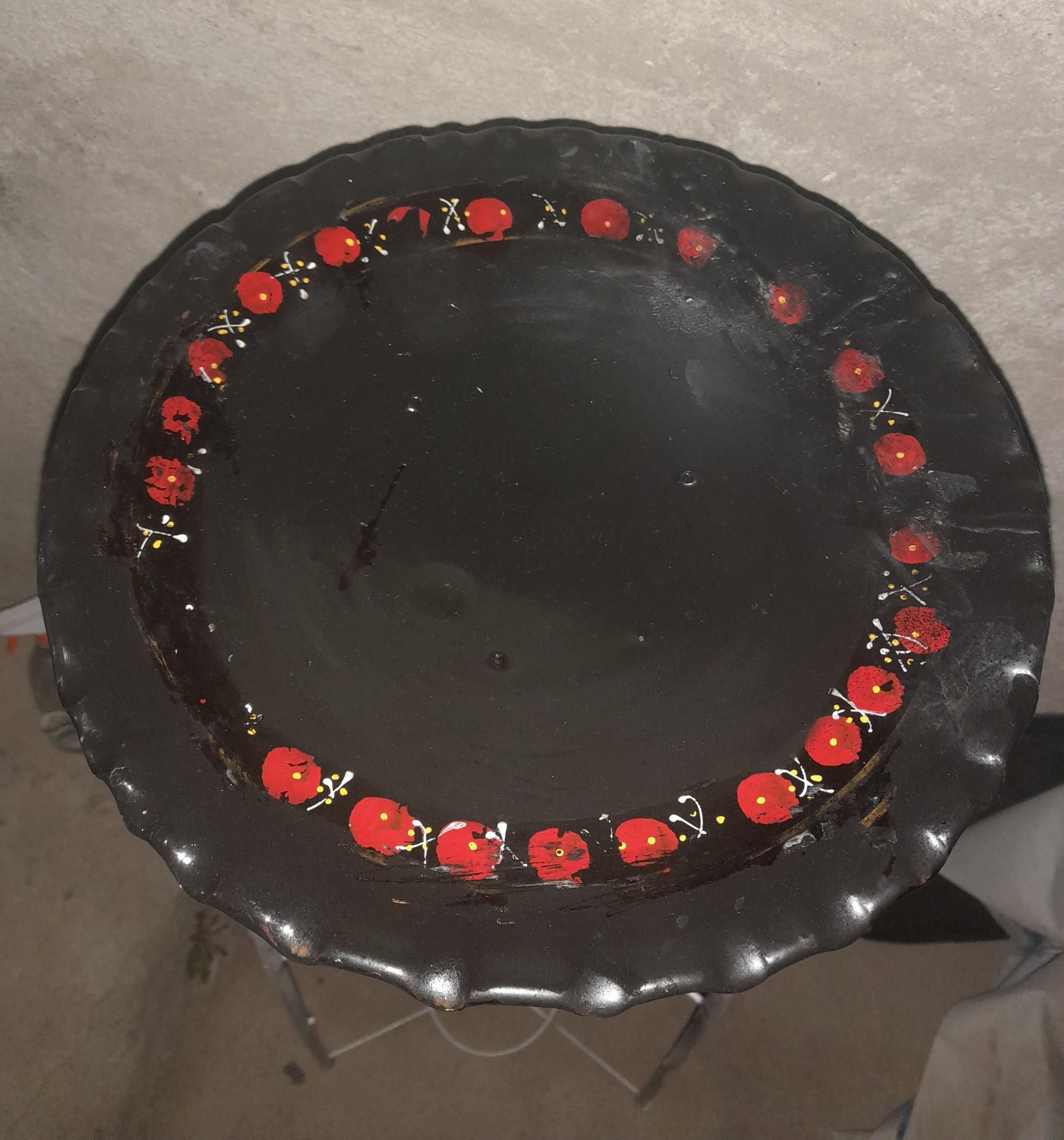 یک جام بزرگ سفالی قدیمی