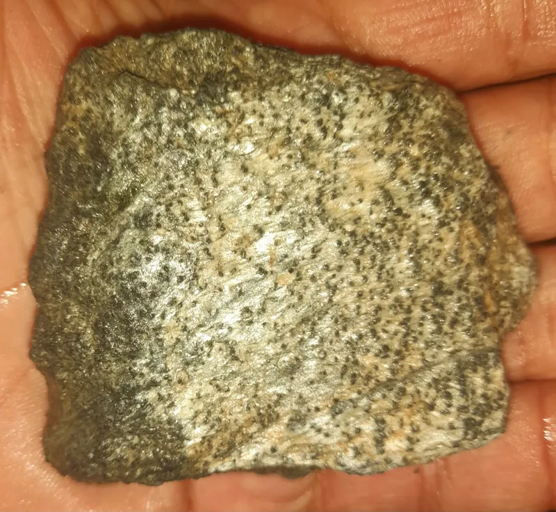 سنگ راف طبیعی شیست نوعی گارنت شیست