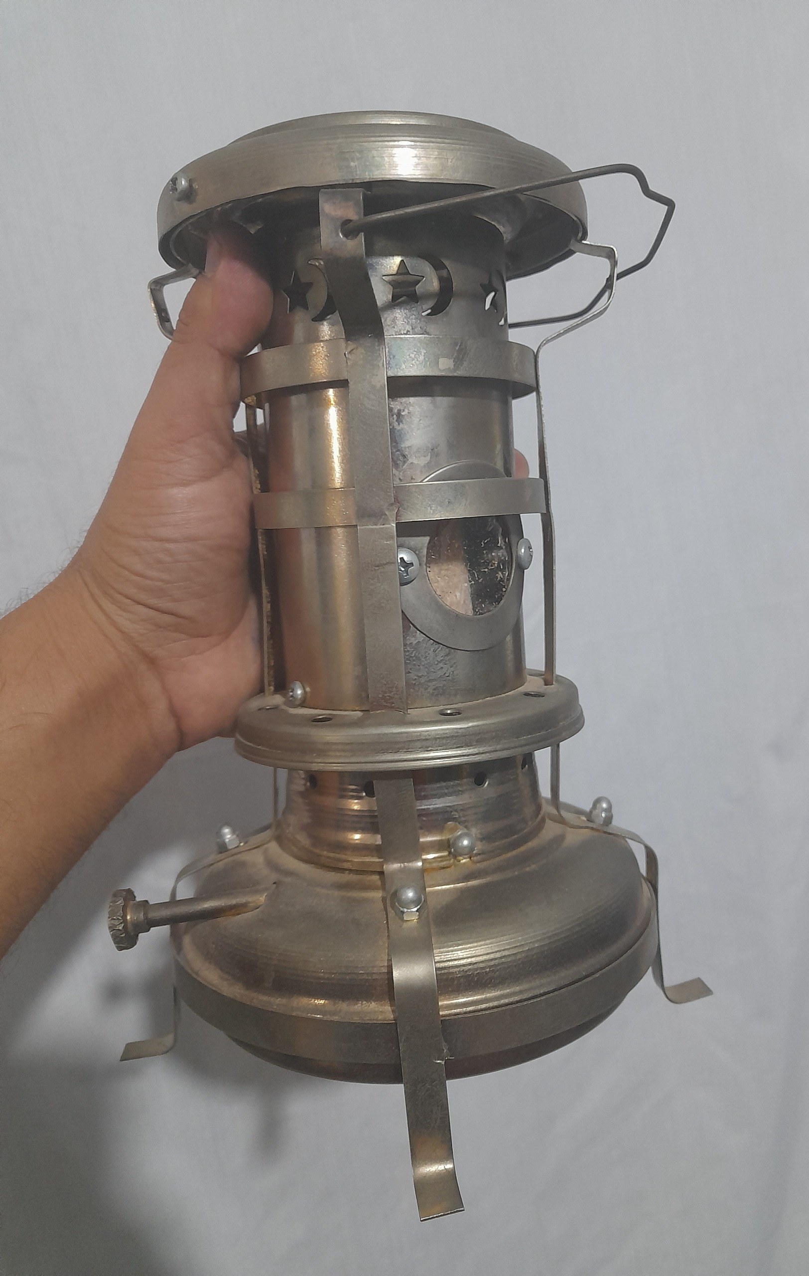 چراغ نفتی قدیمی کاملا نو مناسب دکوری