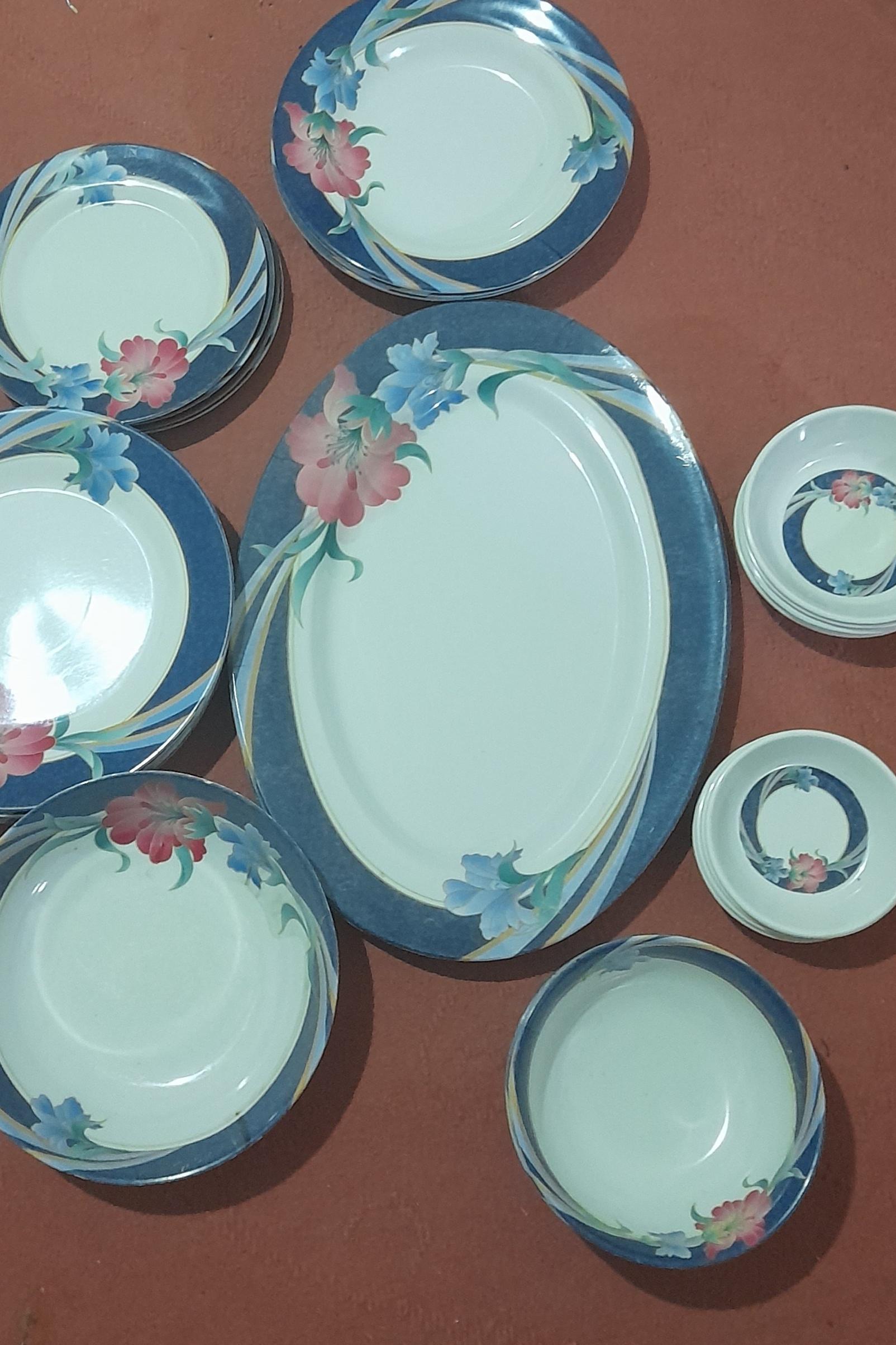 سرویس 30 تیکه ملامین قدیمی