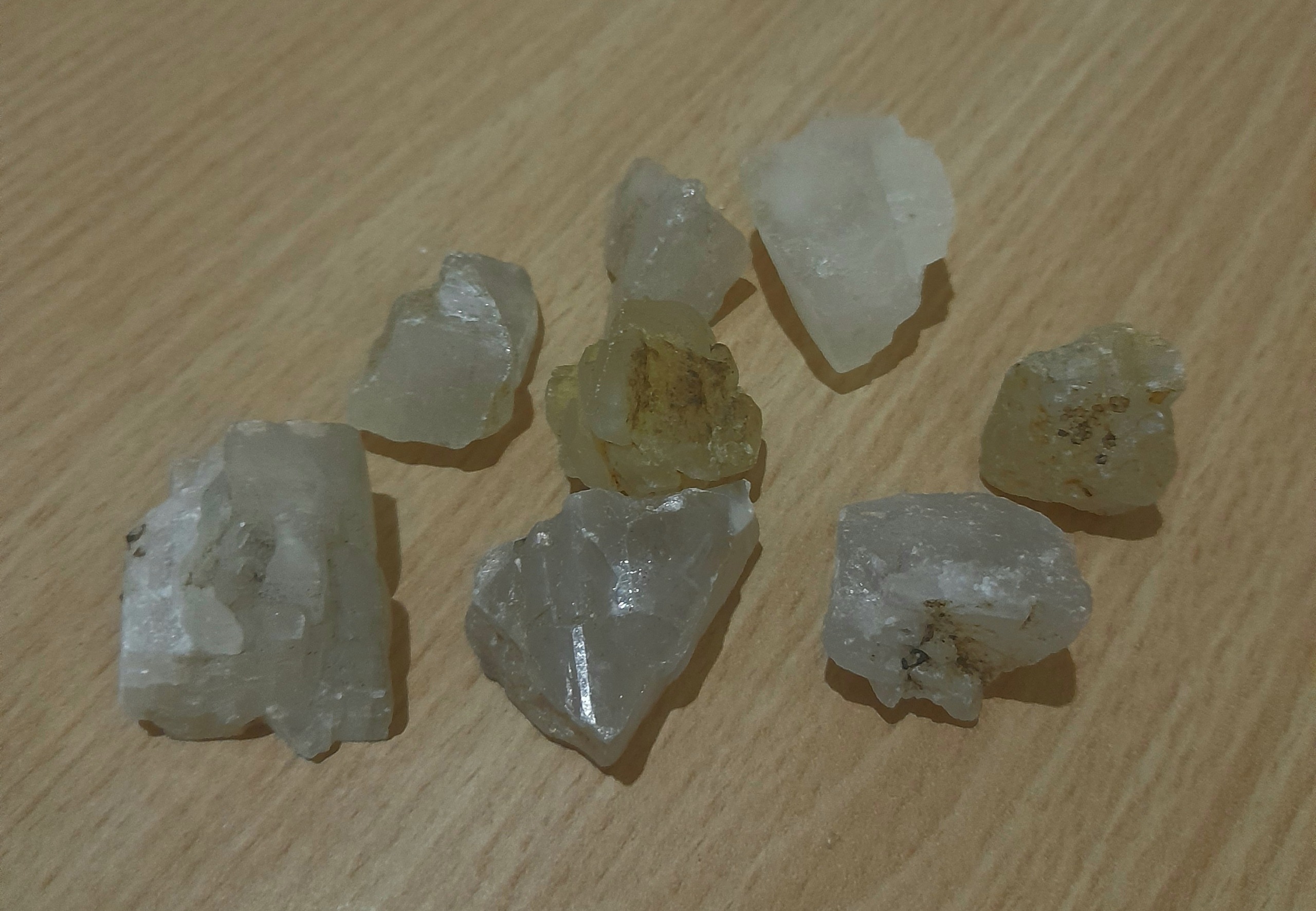 پک سنگهای راف کوارتز یا در کوهی