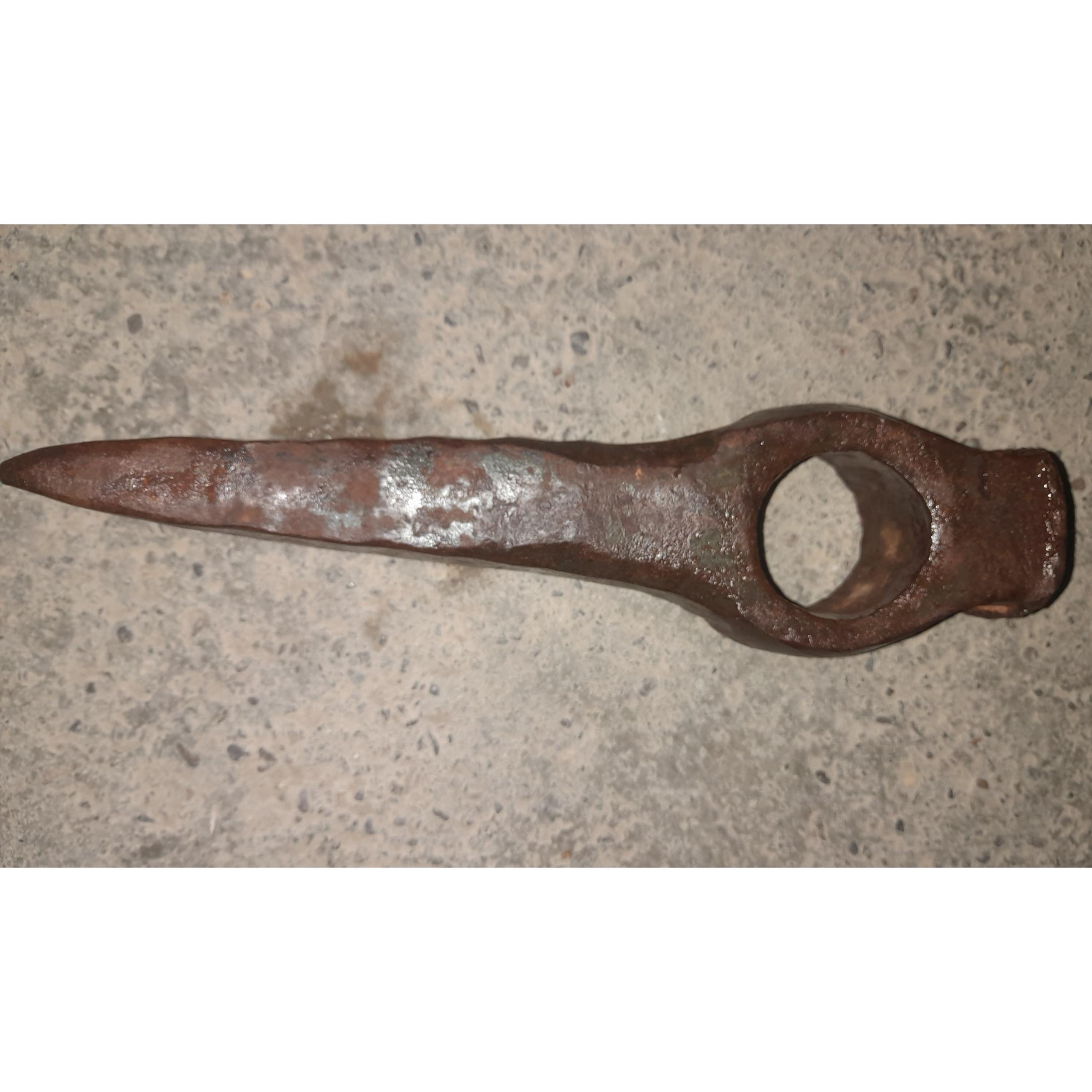 یک عدد کلنگ یکسر فولادی دستساز