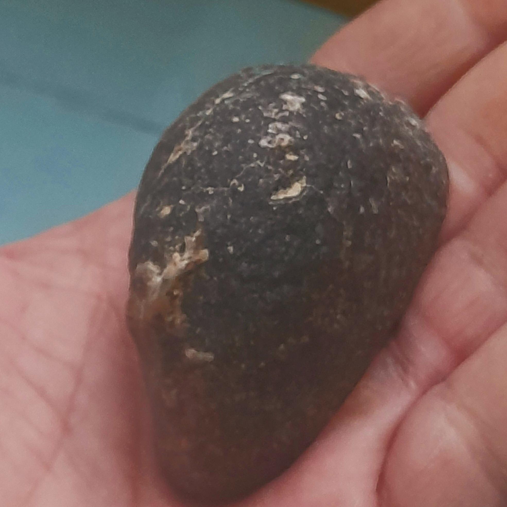 سنگ تخمرغی سیاه قدیمی گبری