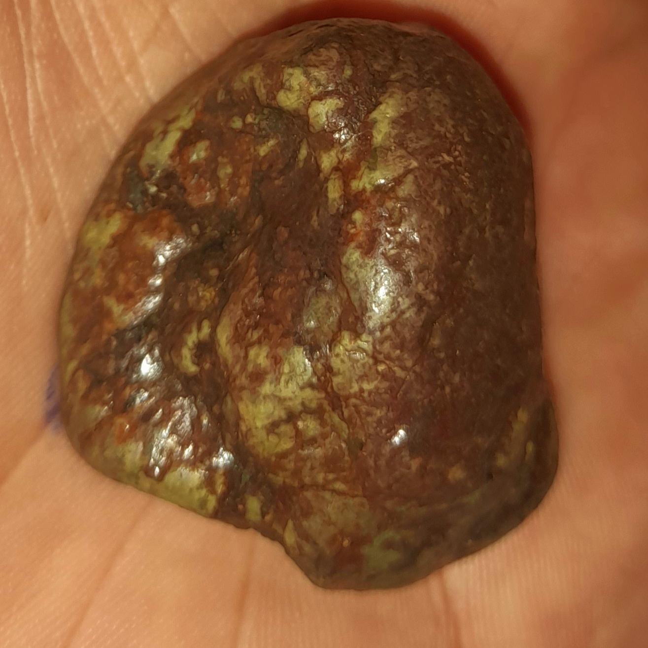 سنگ راف بسیار زیبا به احتمال جاسپر باشه