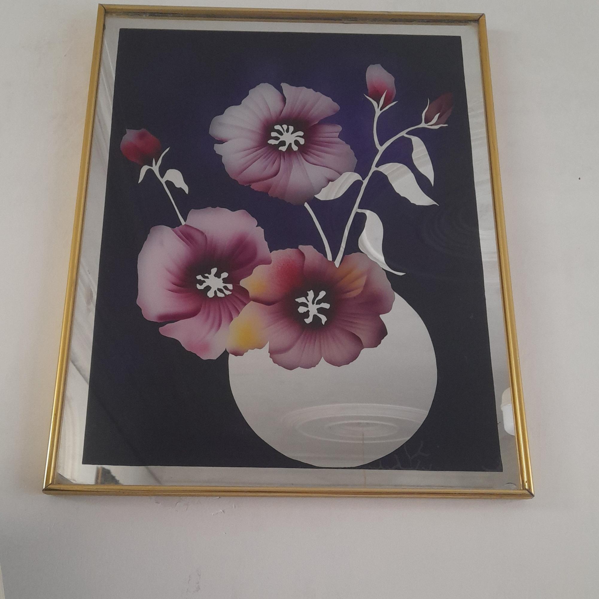 یک عدد تابلو گل قدیمی قاب برنجی