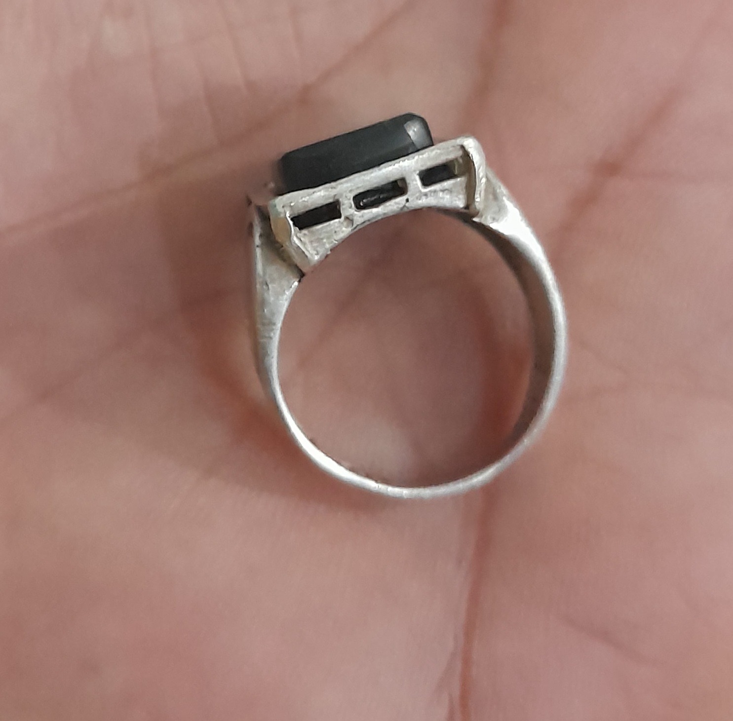 انگشتر نقره اصل 925 با سنگ معدنی