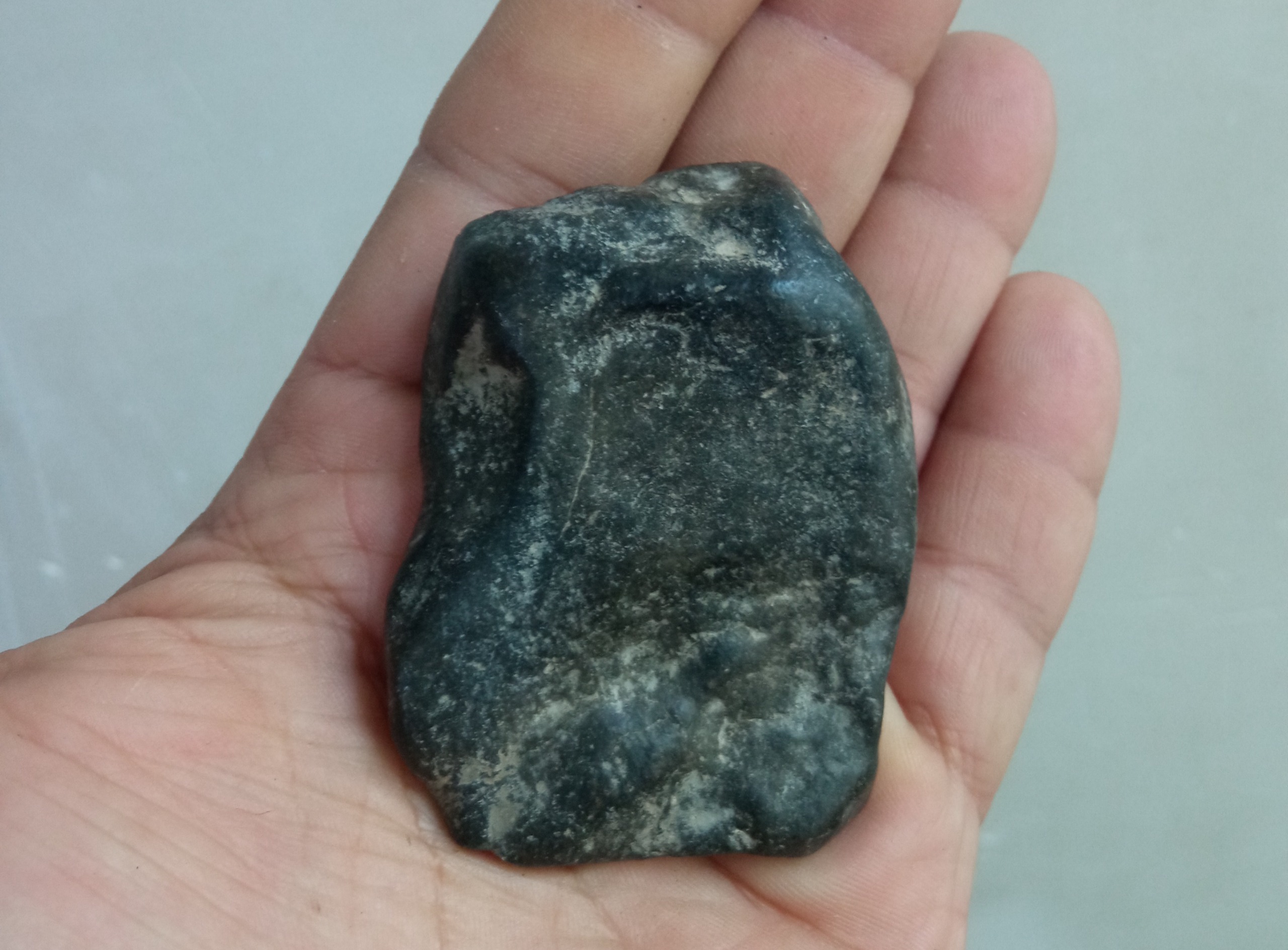 یک سنگ سیاه اونیکس