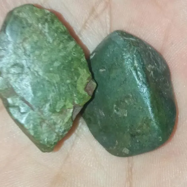 دو عدد سنگ راف یشم طبیعی