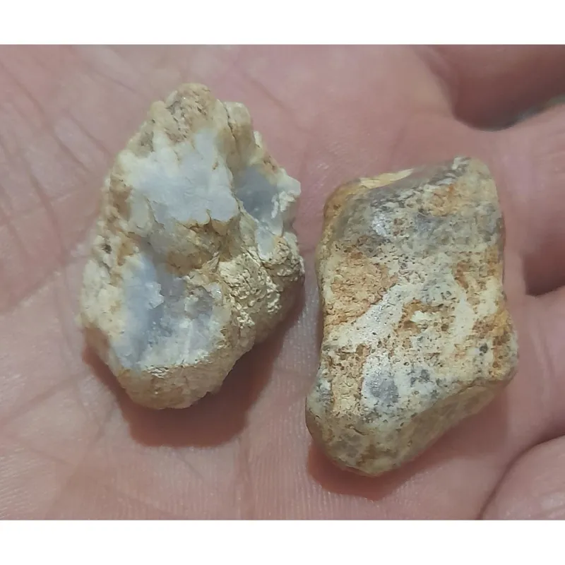 دو تیکه عقیق کبود