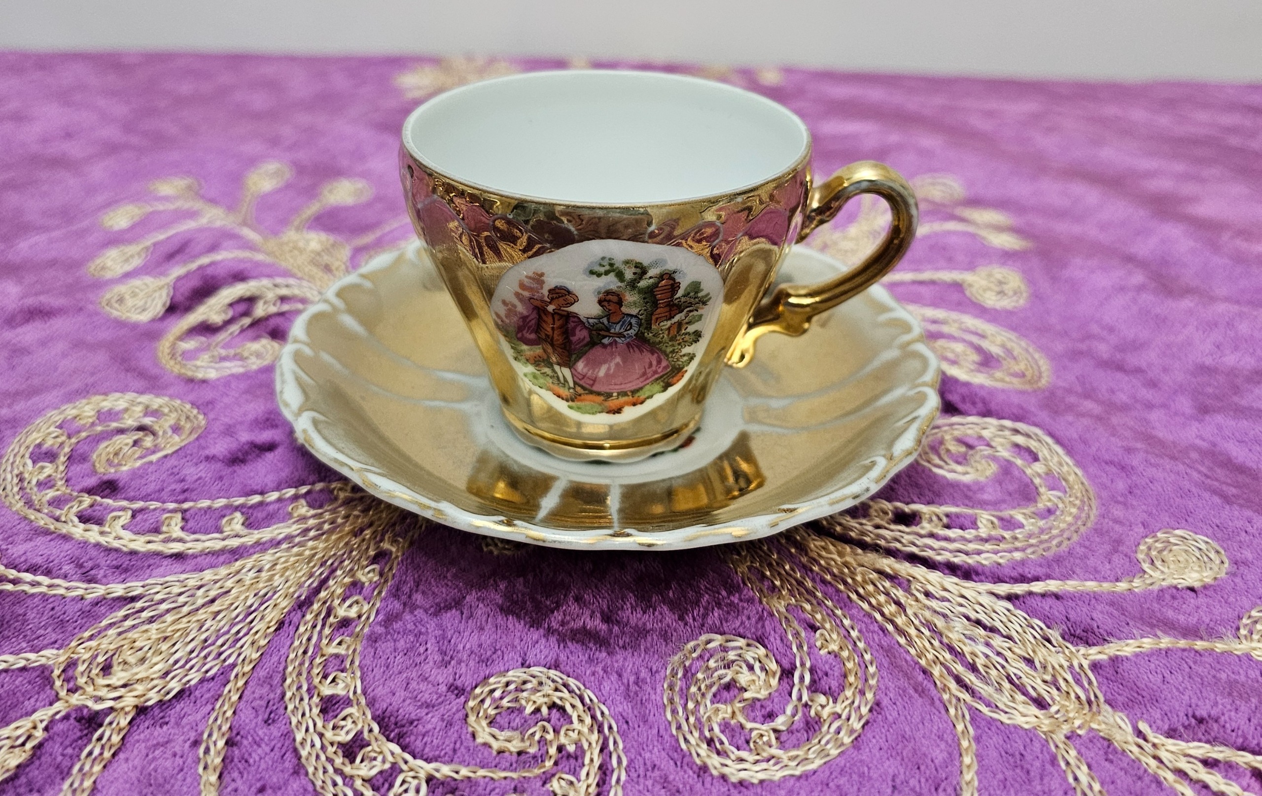 فنجان نعلبکی دنسی طلایی ژاپنی