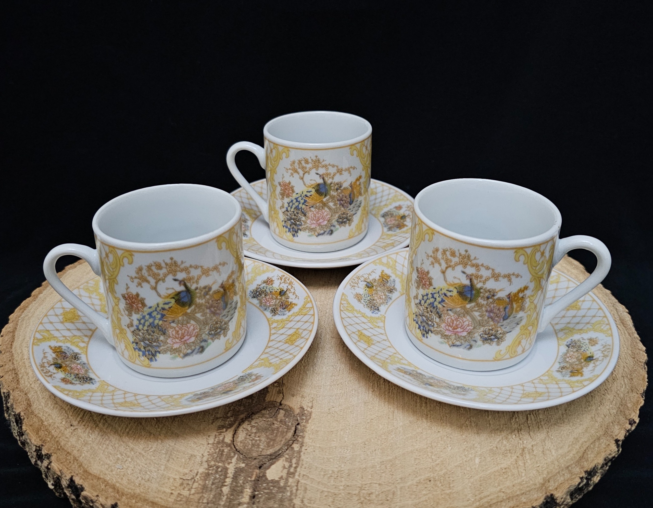 فنجان نعلبکی طاووس زیبا