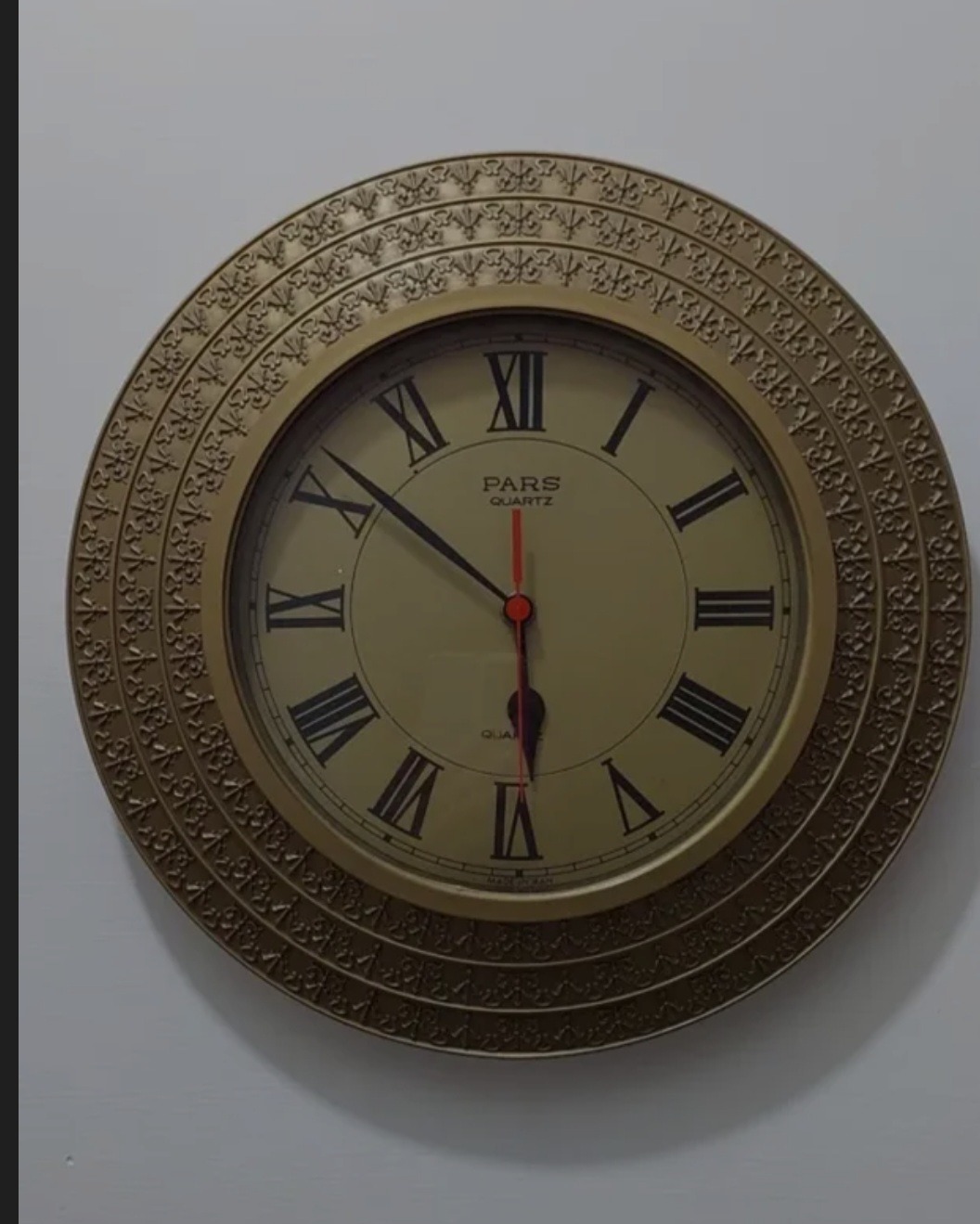 ساعت دیواری قدیمی