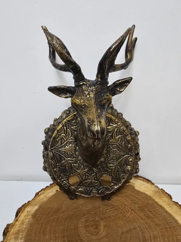 مجسمه گوزن برنجی