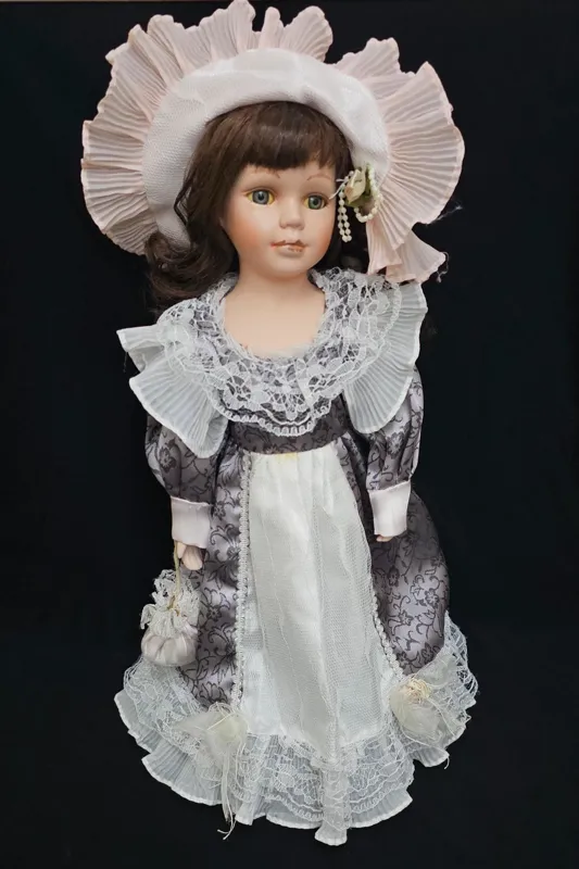 عروسک چینی سرامیکی