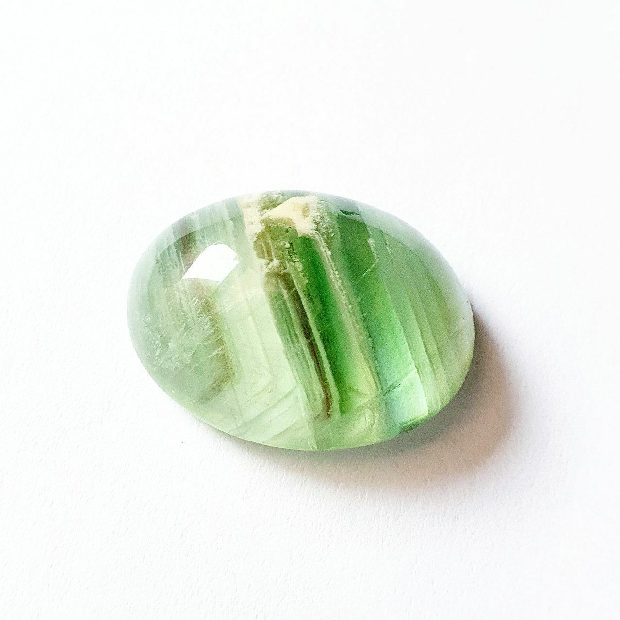 نگین فلورین رگه دار