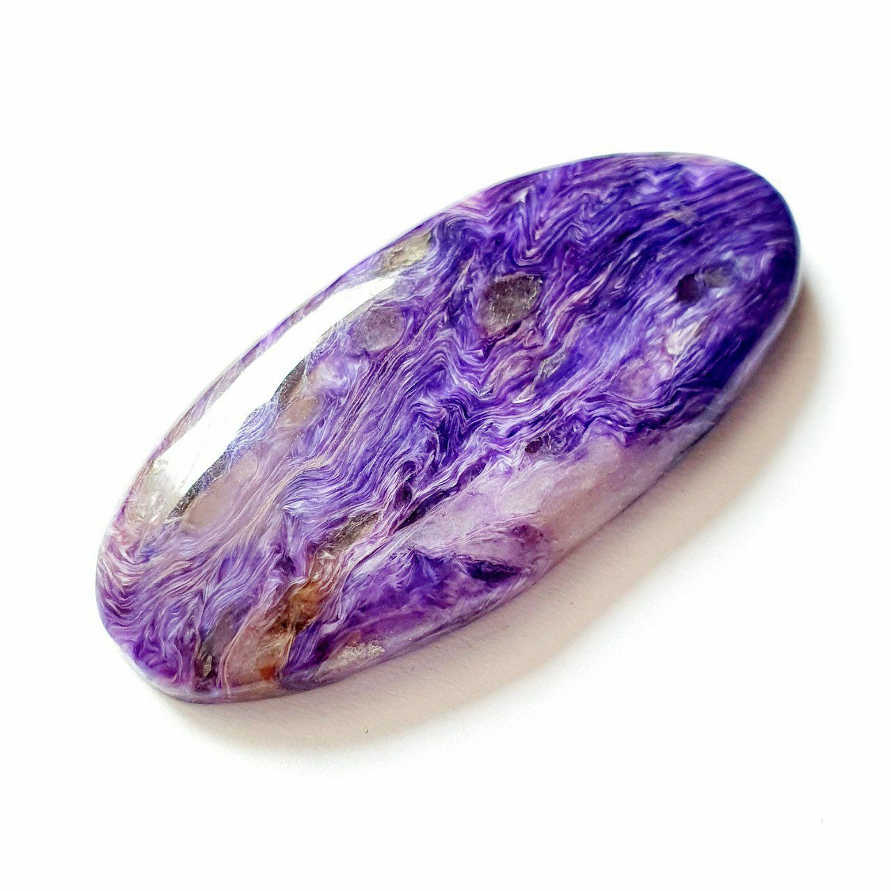 چاروئیت درشت بادامی