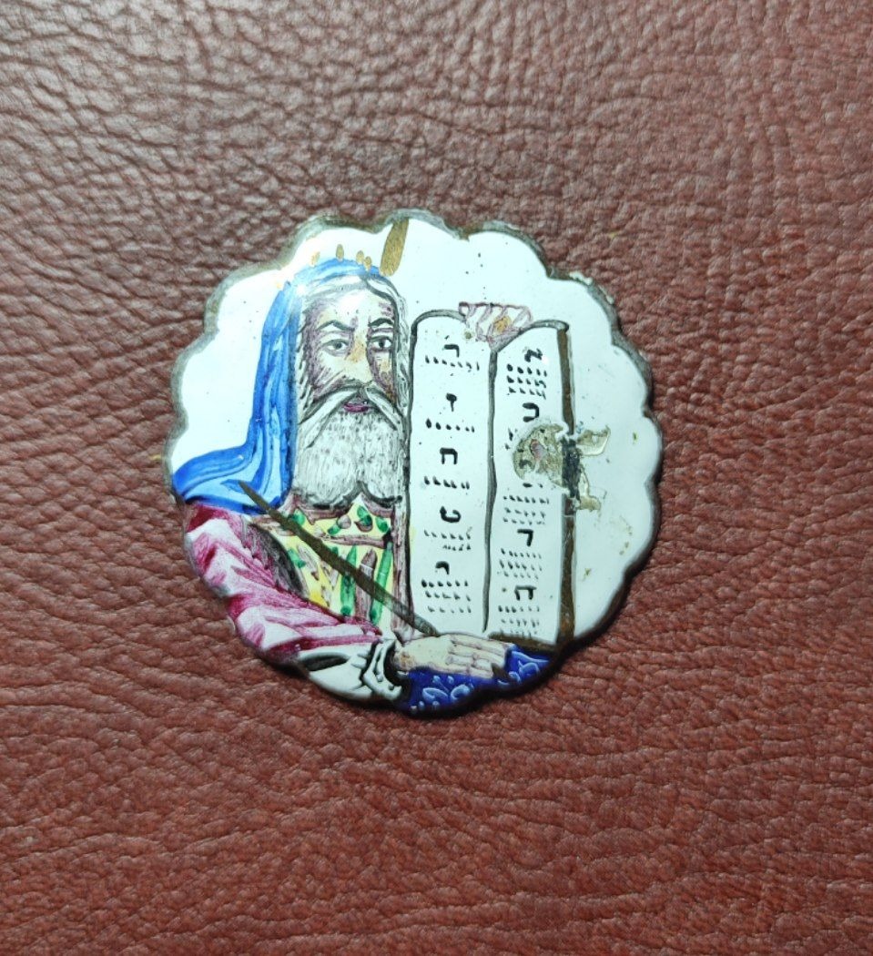 سنجاق سینه ده فرمان - میناکای قدیمی