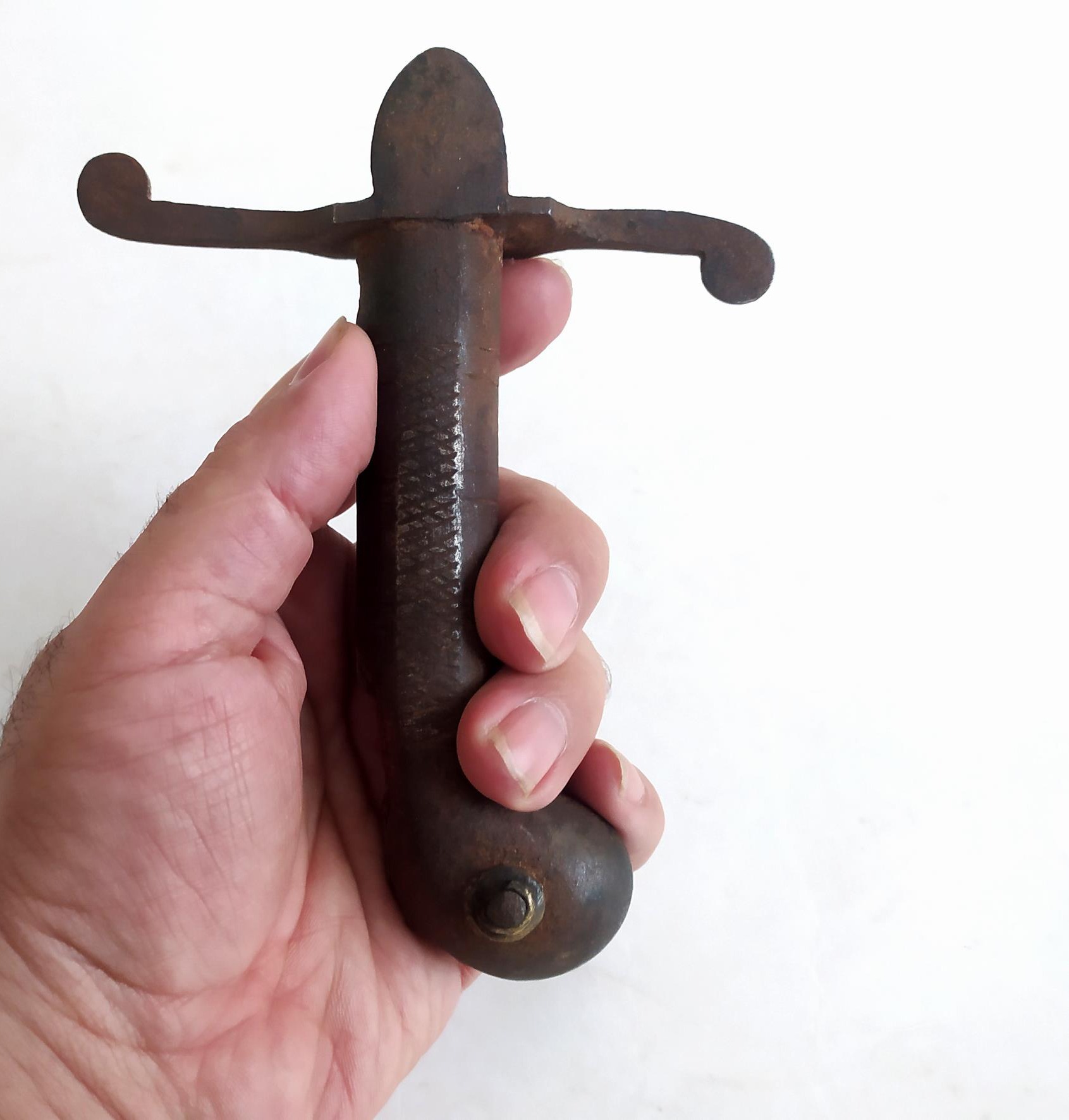 دسته شمشیر فولادی قدیمی کلکسیونی (کد 48010)