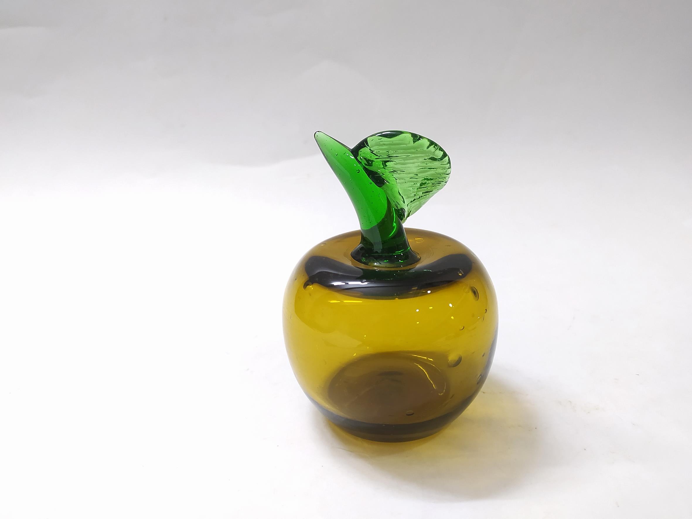 سیب زرد شیشه ای دستساز قدیمی بسیار زیبا (کد44325)