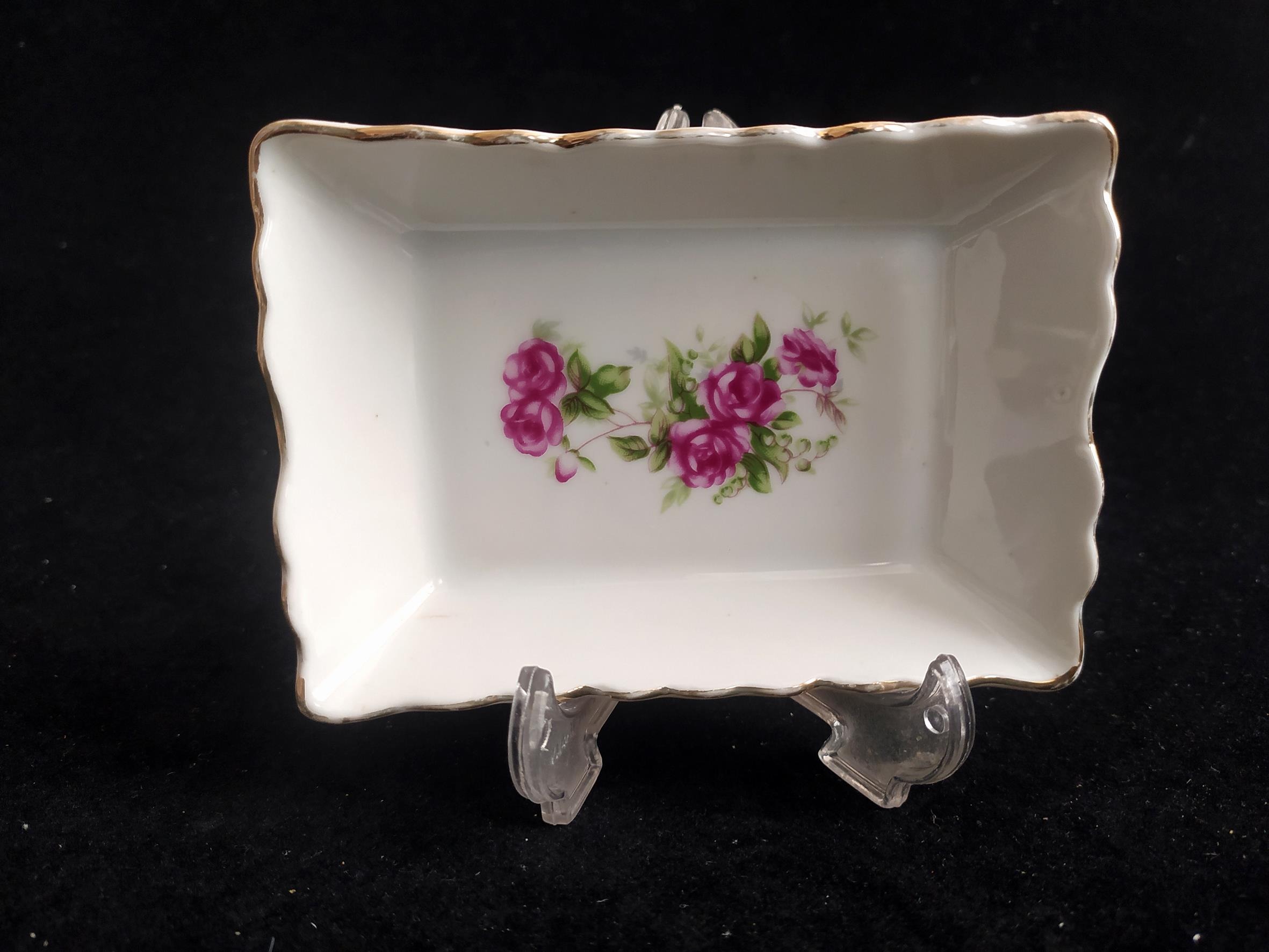 کره خوری قدیمی گل سرخی (شماره 1) (کد45897)