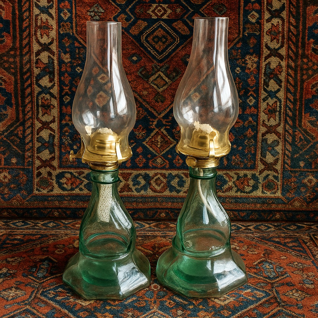2عدد چراغ نفتی قدیمی پایه بلند سالم (کد47552-53)