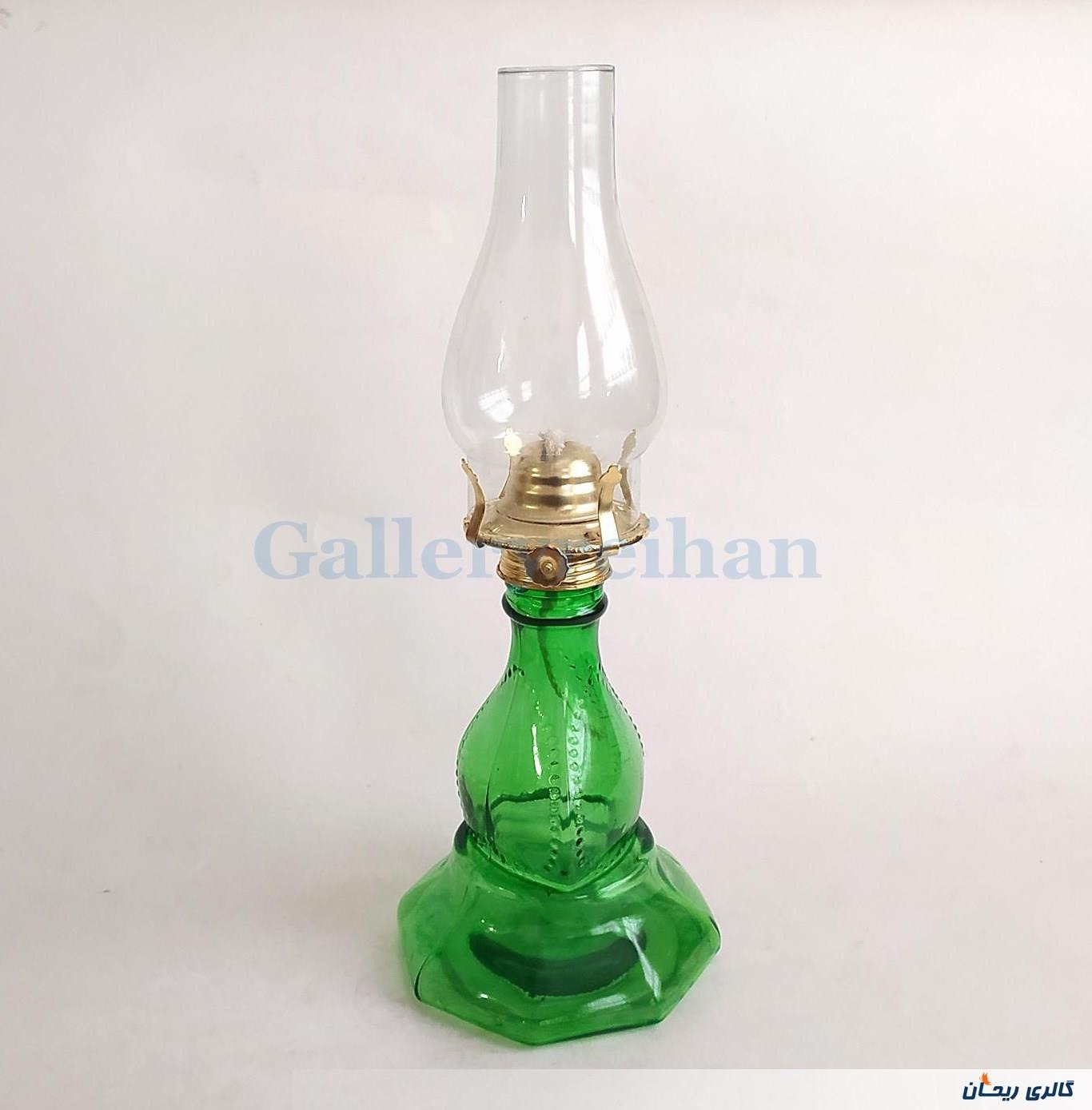 چراغ نفتی قدیمی پایه بلند رنگ شده سبز (کد47554)