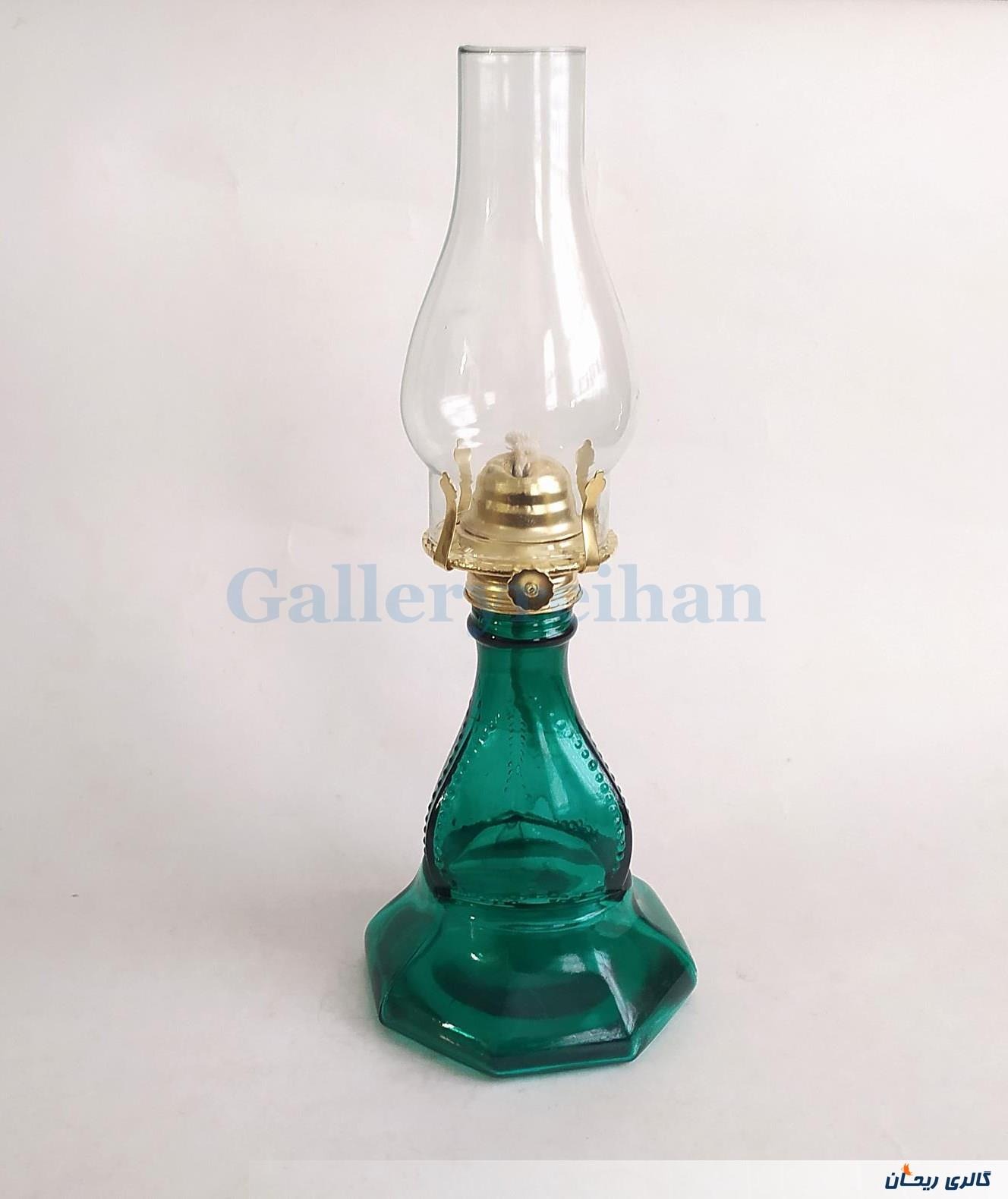 چراغ نفتی قدیمی پایه بلند سالم رنگ شده (کد47555)