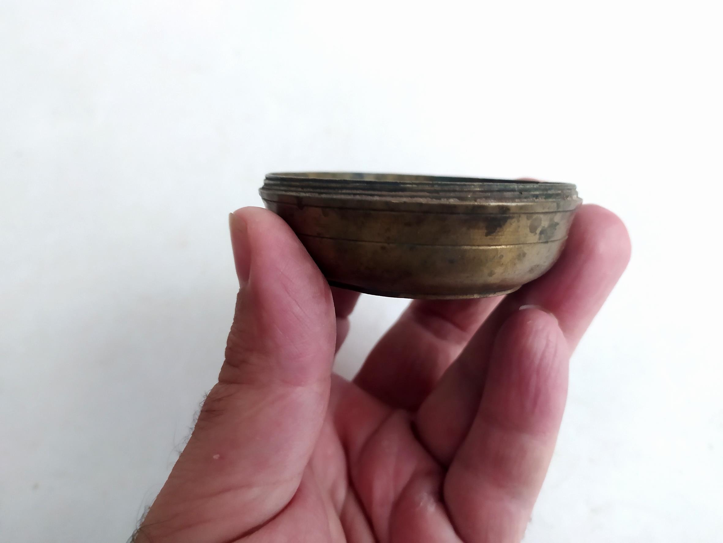 ظرف کوچک برنجی ضخیم دست ساز قدیمی (کد47444)