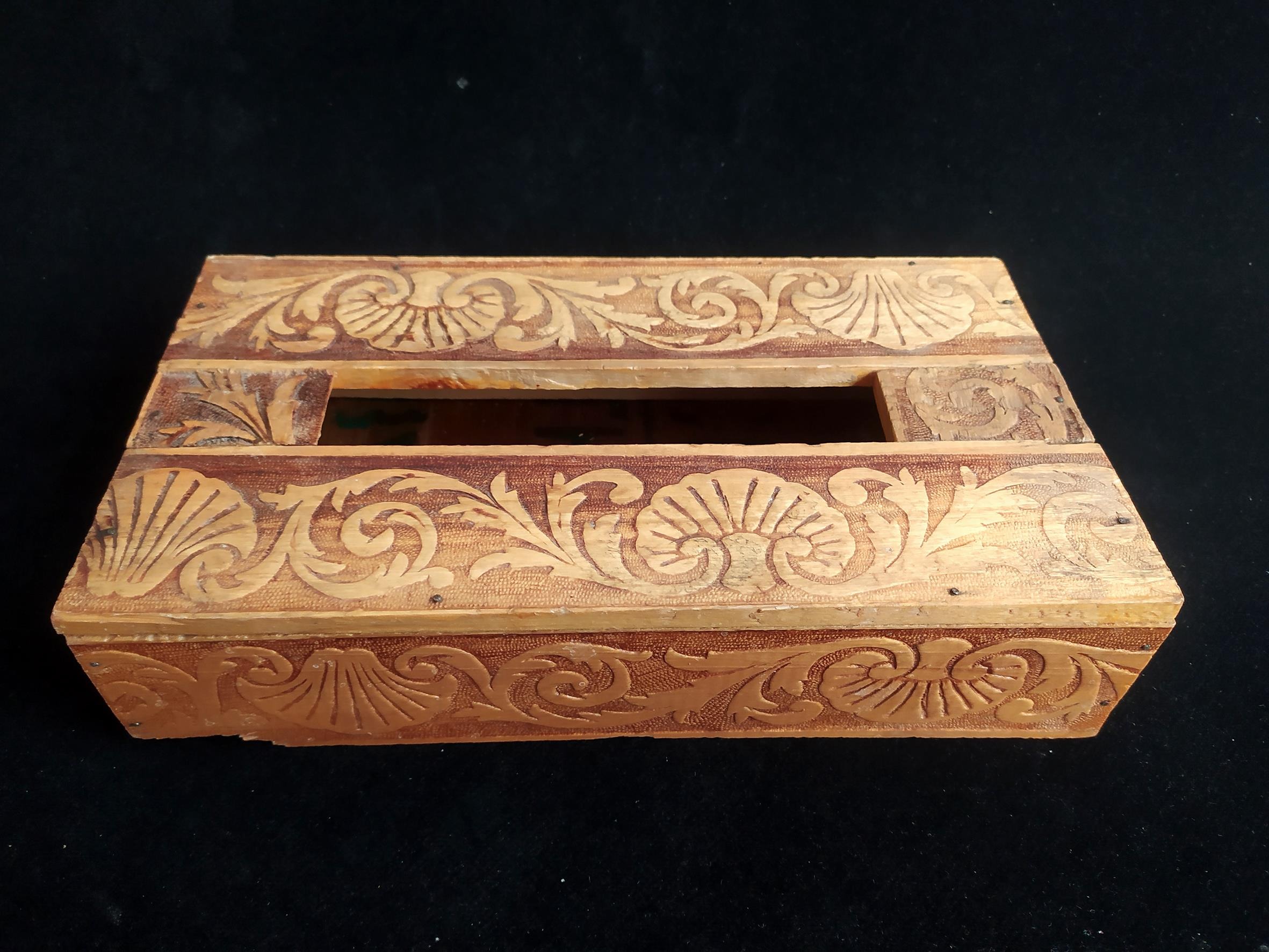 جعبه دستمال کاغذی قدیمی چوبی (کد47101)