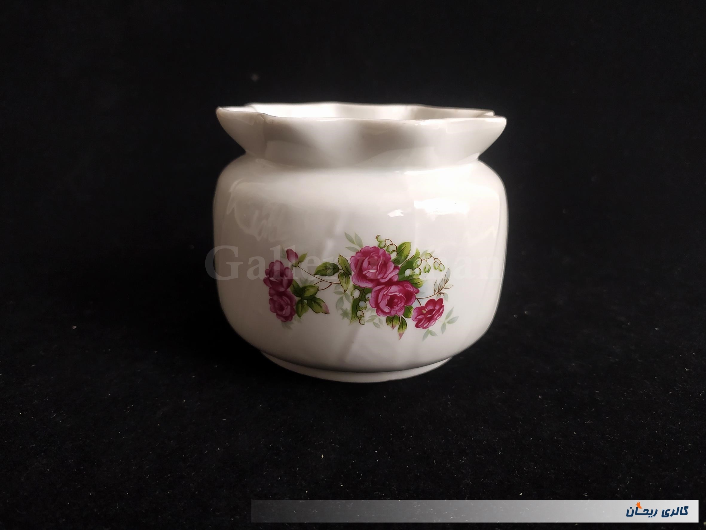 قندان گل سرخی قدیمی لبه چین دار بدون درب (کد47402)