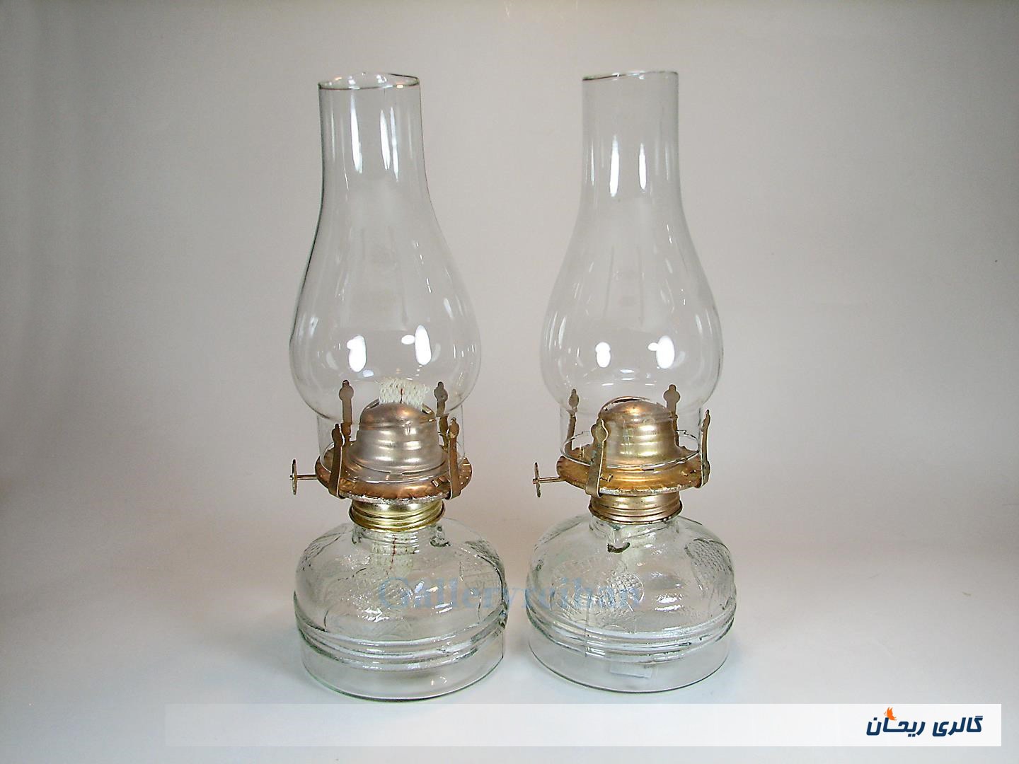یک جفت چراغ نفتی زیبا کاملا سالم (کد728-11716)