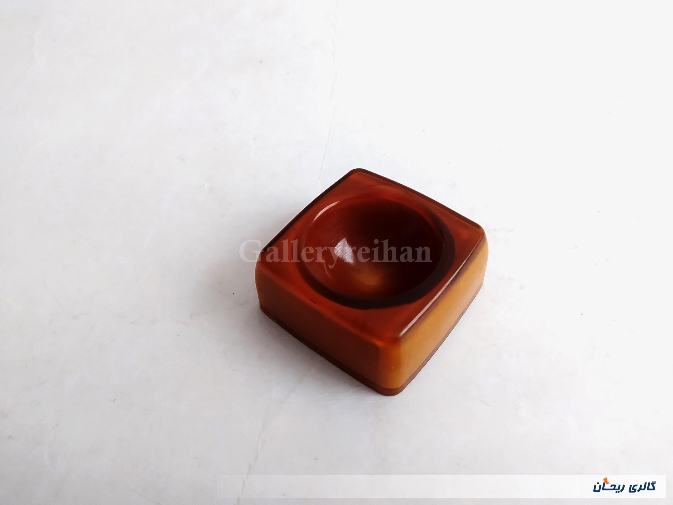 ظرف مناسب جوهردان یا جاداوت قدیمی پلاستیکی (44928)