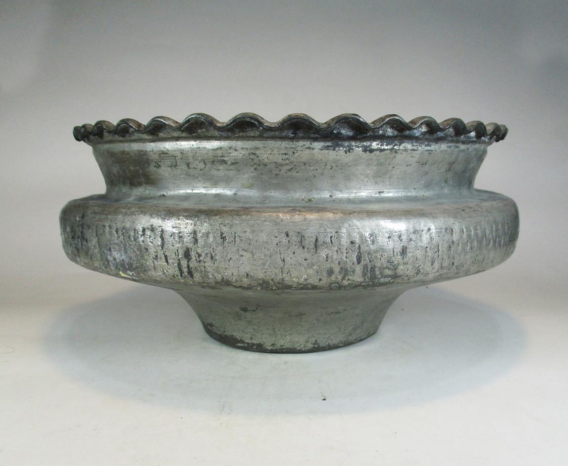 تاس مسی قدیمی قاجاری دستساز کنگره دار (کد2315)