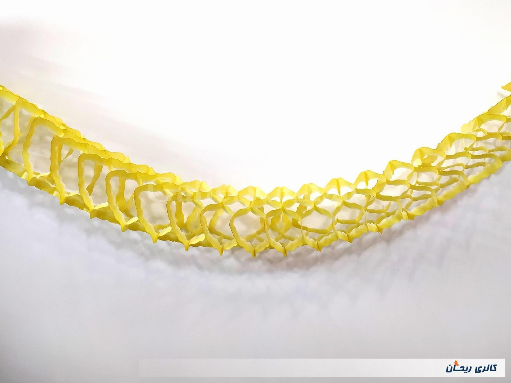 کاغذ کشی ریسه تزئین تولد نوستالژی دهه 60 (کد48117)