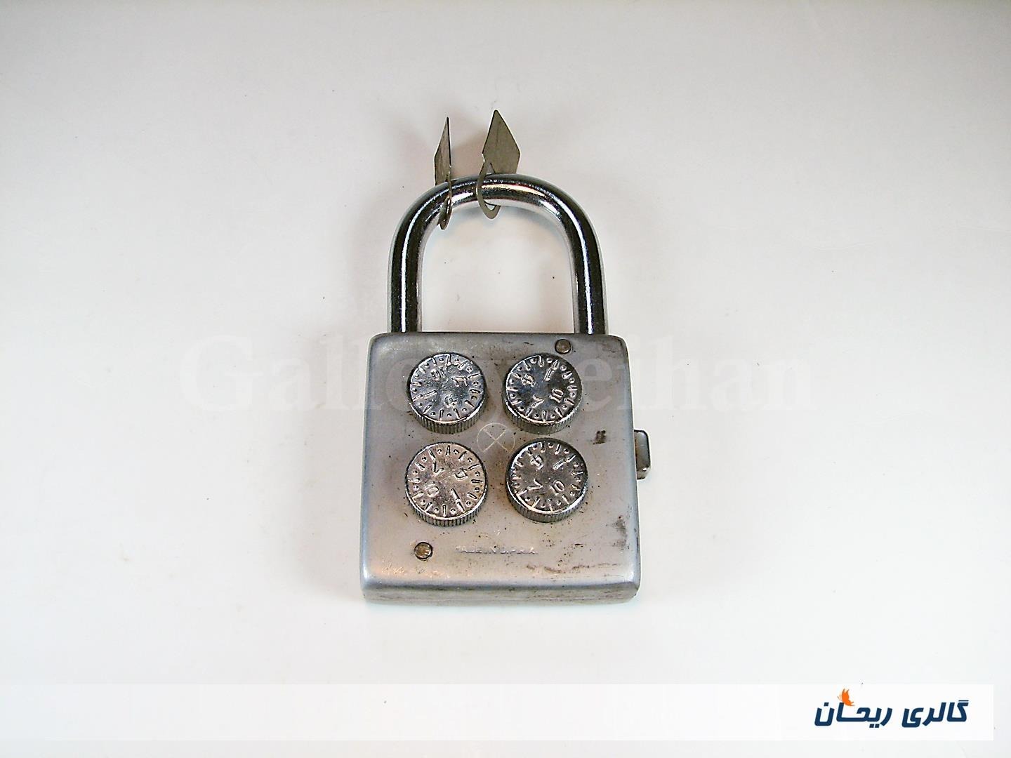 قفل کلکسیونی و قدیمی رمزی ساخت کره شمالی (کد7933)
