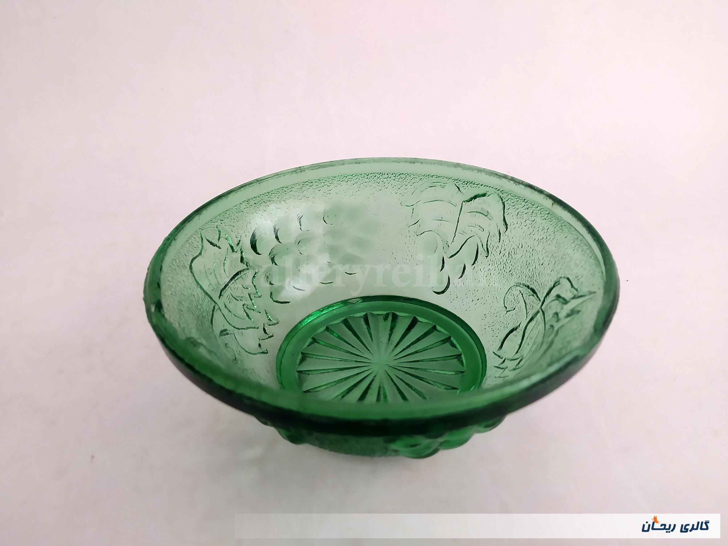 کاسه بلوری قدیمی طرح انگور سبز رنگ (کد50961)