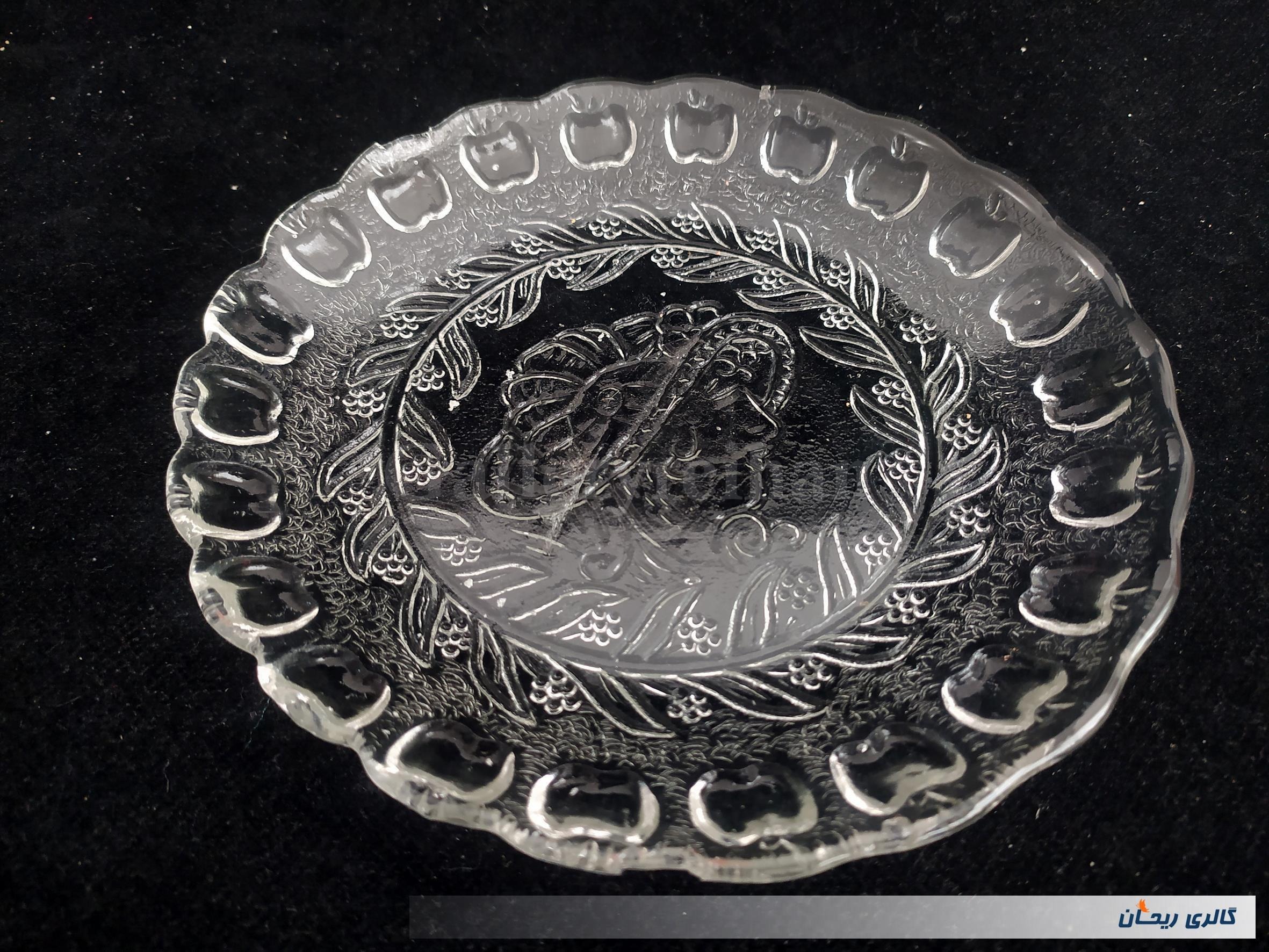 پیش دستی بلور قدیمی طرح زن دور سیب (کد50084)