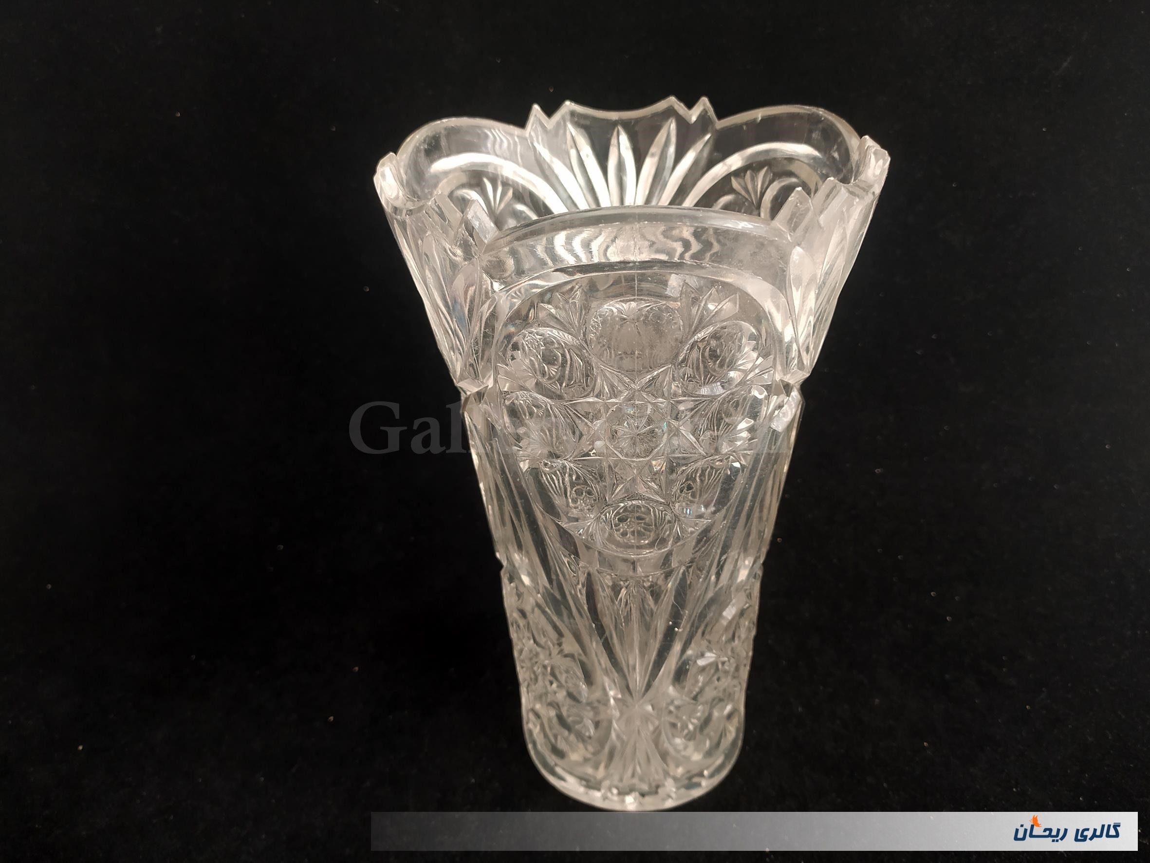 گلدان پلاستیکی قدیمی بسیار زیبا و خاص (کد51765)