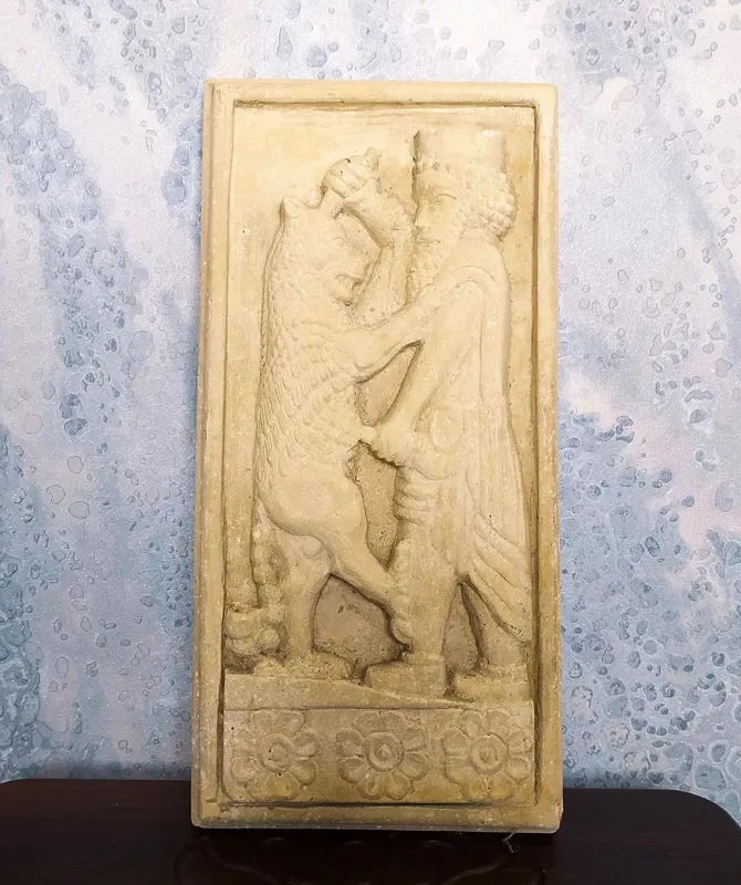 کتیبه برجسته حجاری دست تقابل شهریار و شیر (کد471)