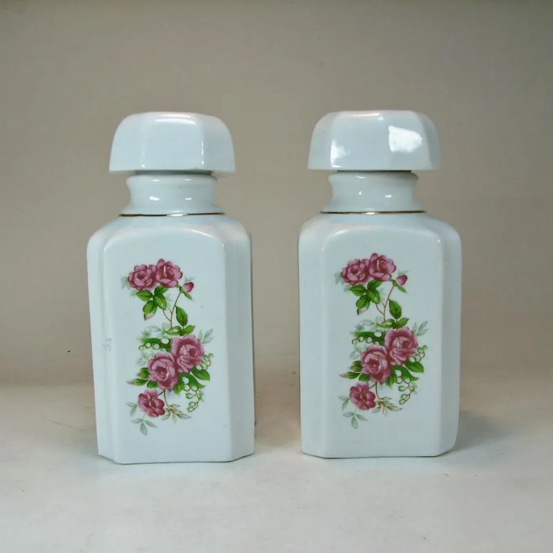 یک جفت چایدان چینی قدیمی گل سرخ ( کد 17562-17563)
