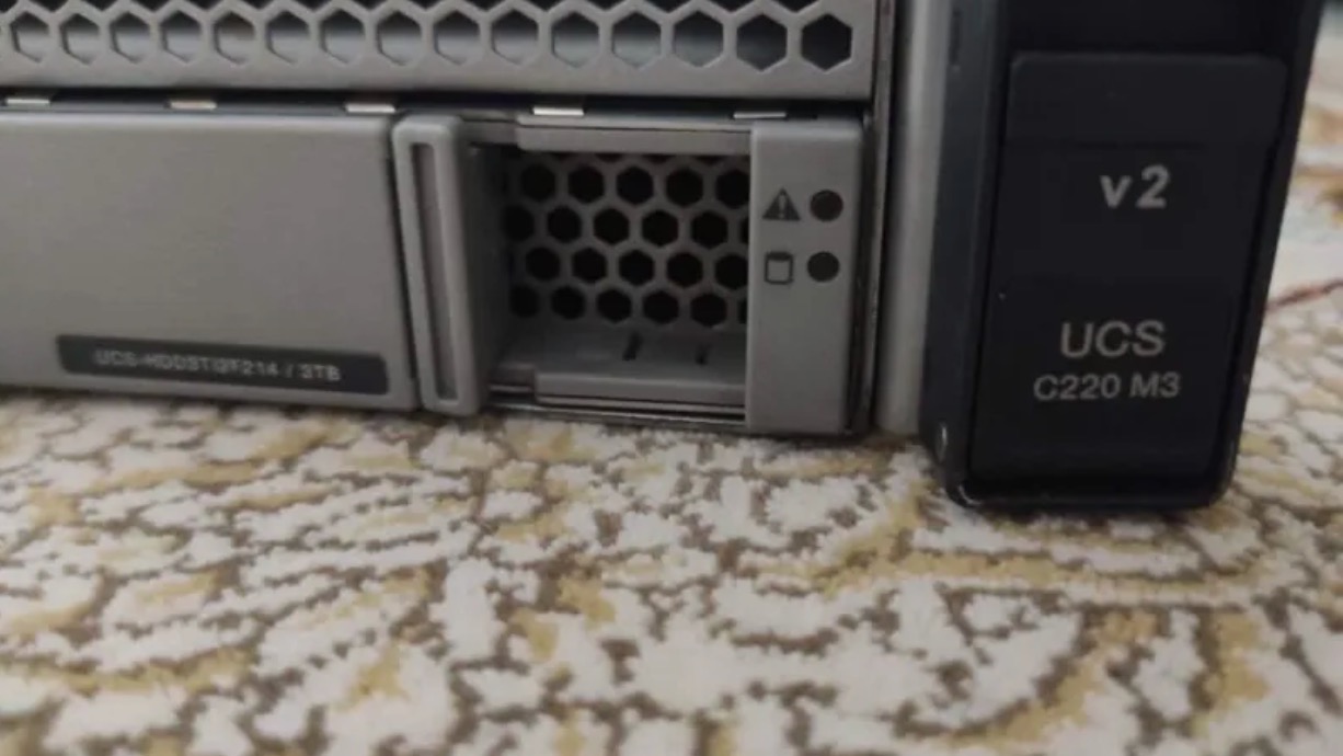 سرور با پردازنده 2650v2 و 64 گیگ رم