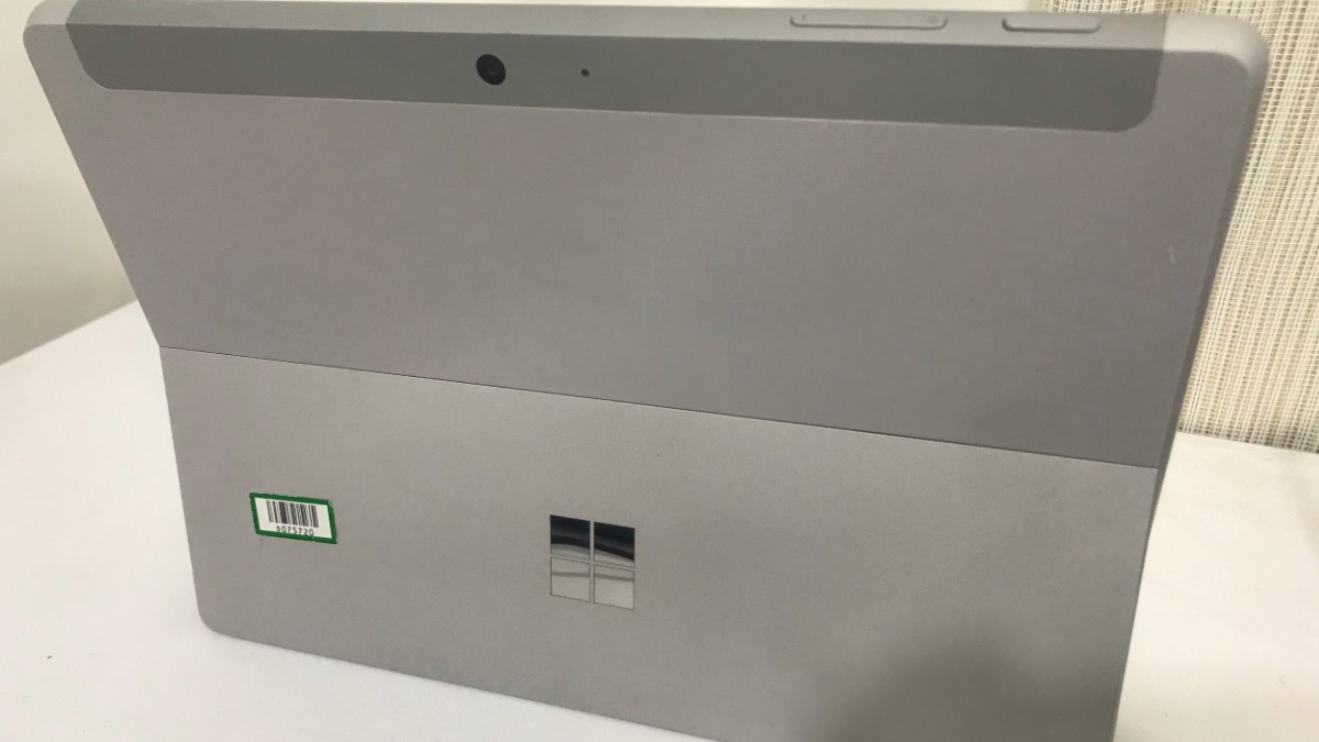 سرفیس go در حد