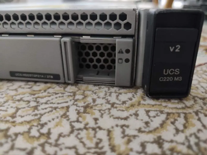 سرور سیسکو m3 با ریل کیت