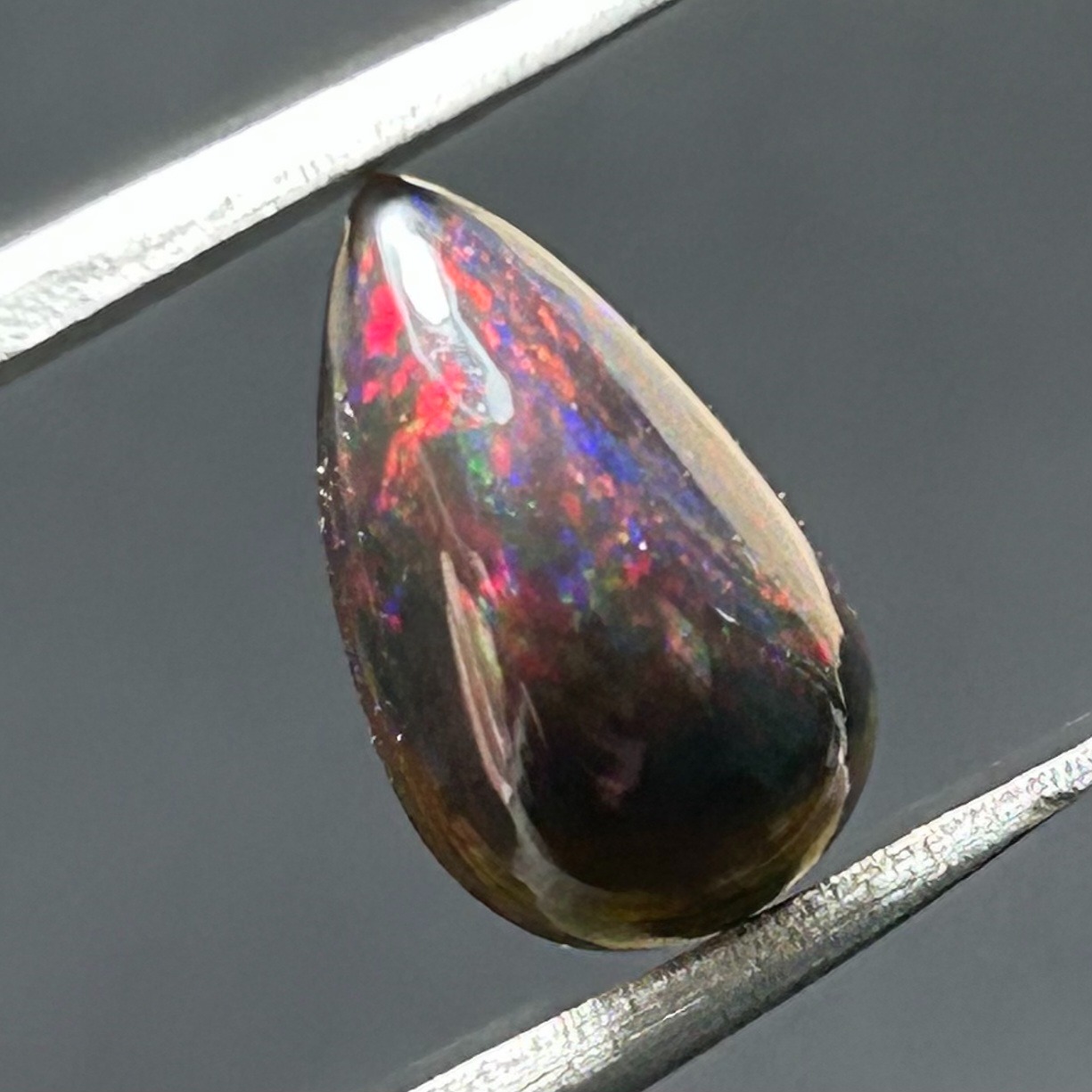 اوپال هفت رنگ اتیوپی تراش اشک 1.2 × 0.7 cm