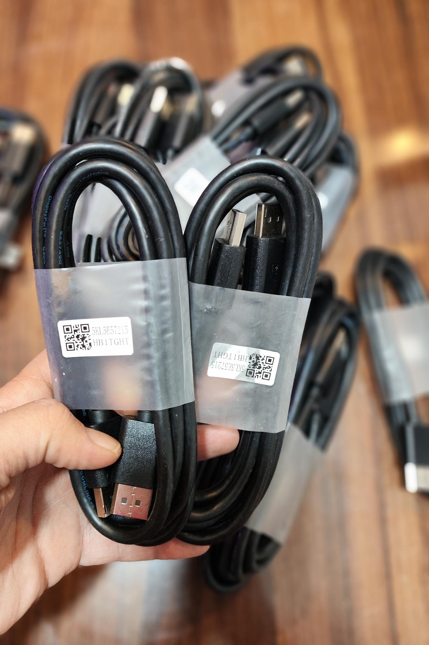 کابل Display Port اورجینال رو دستگاهی بدون پک