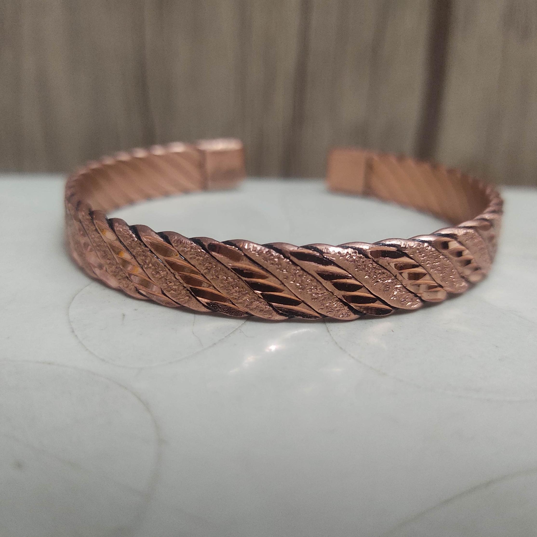 دستبند مسی مدل شماره 8