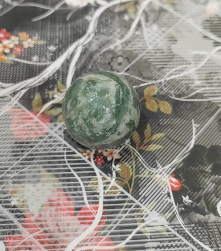 گوی سنگ یشم متوسط معدنی