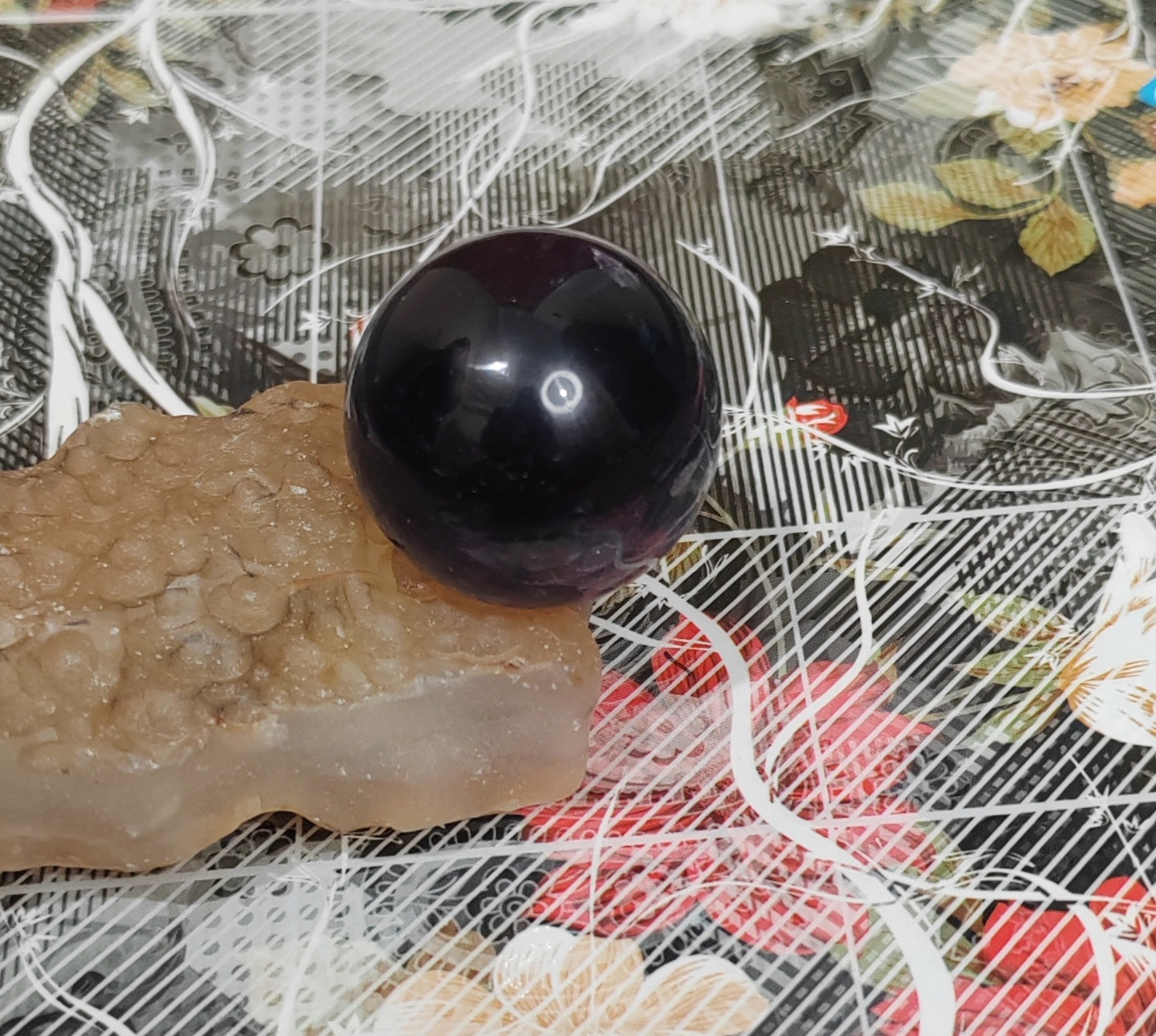 گوی سنگ آمیتیست بنفش تیر معدنی