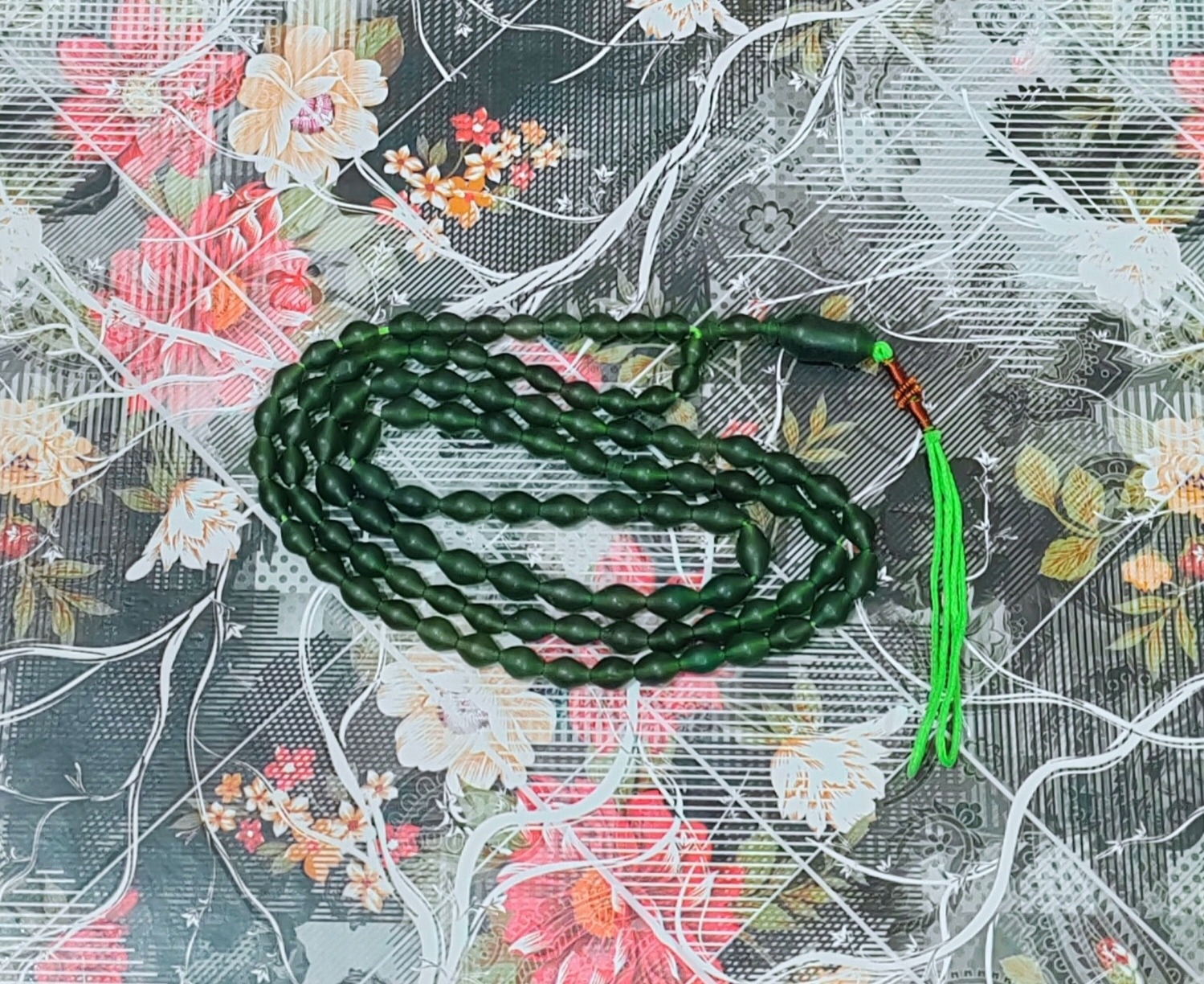 تسبیح سنگ شاه مقصود جلال آباد زمرد معدنی کد 1